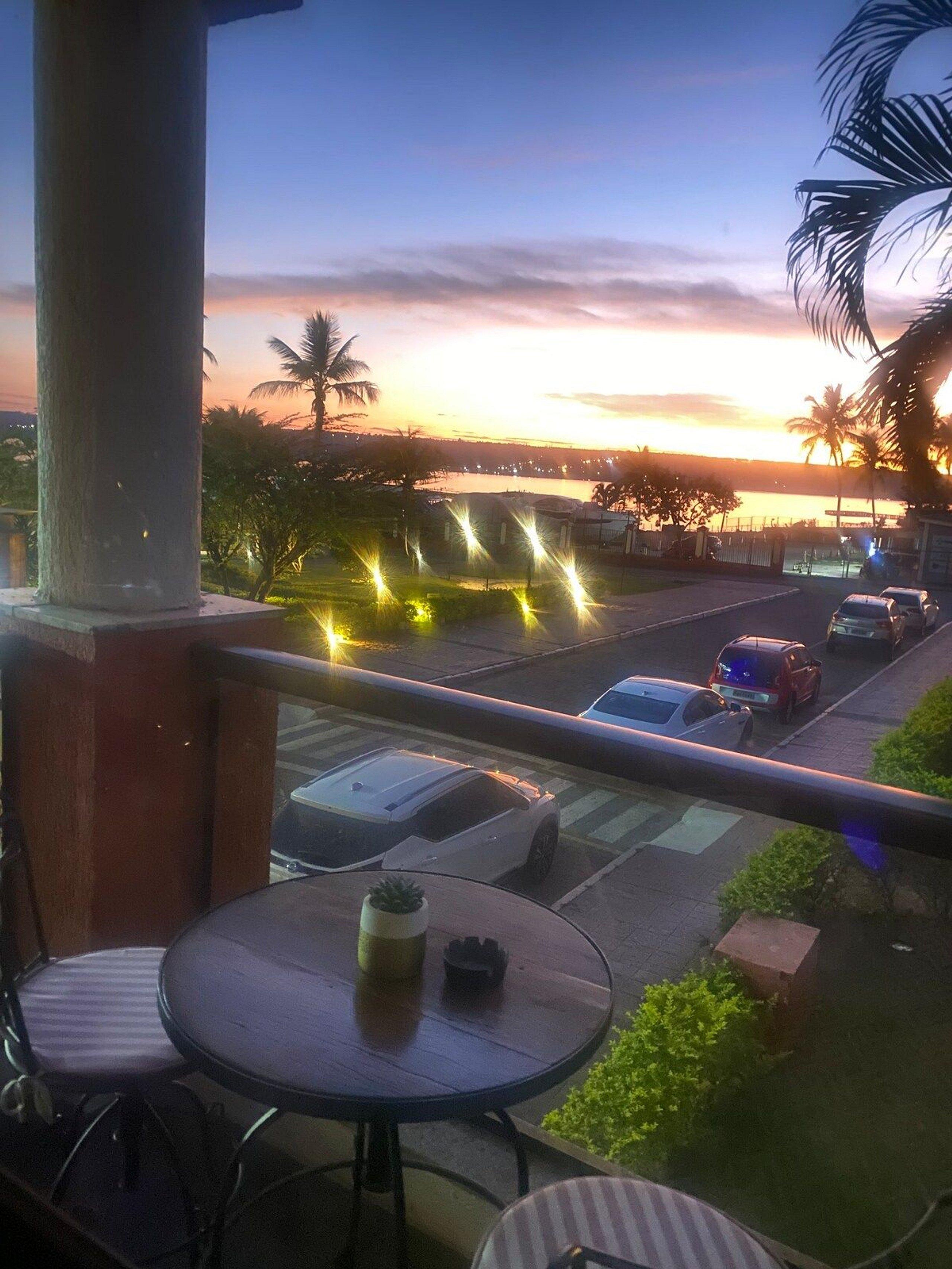 Vista Exterior Flat de luxo -Resort beira lago com vista incrível