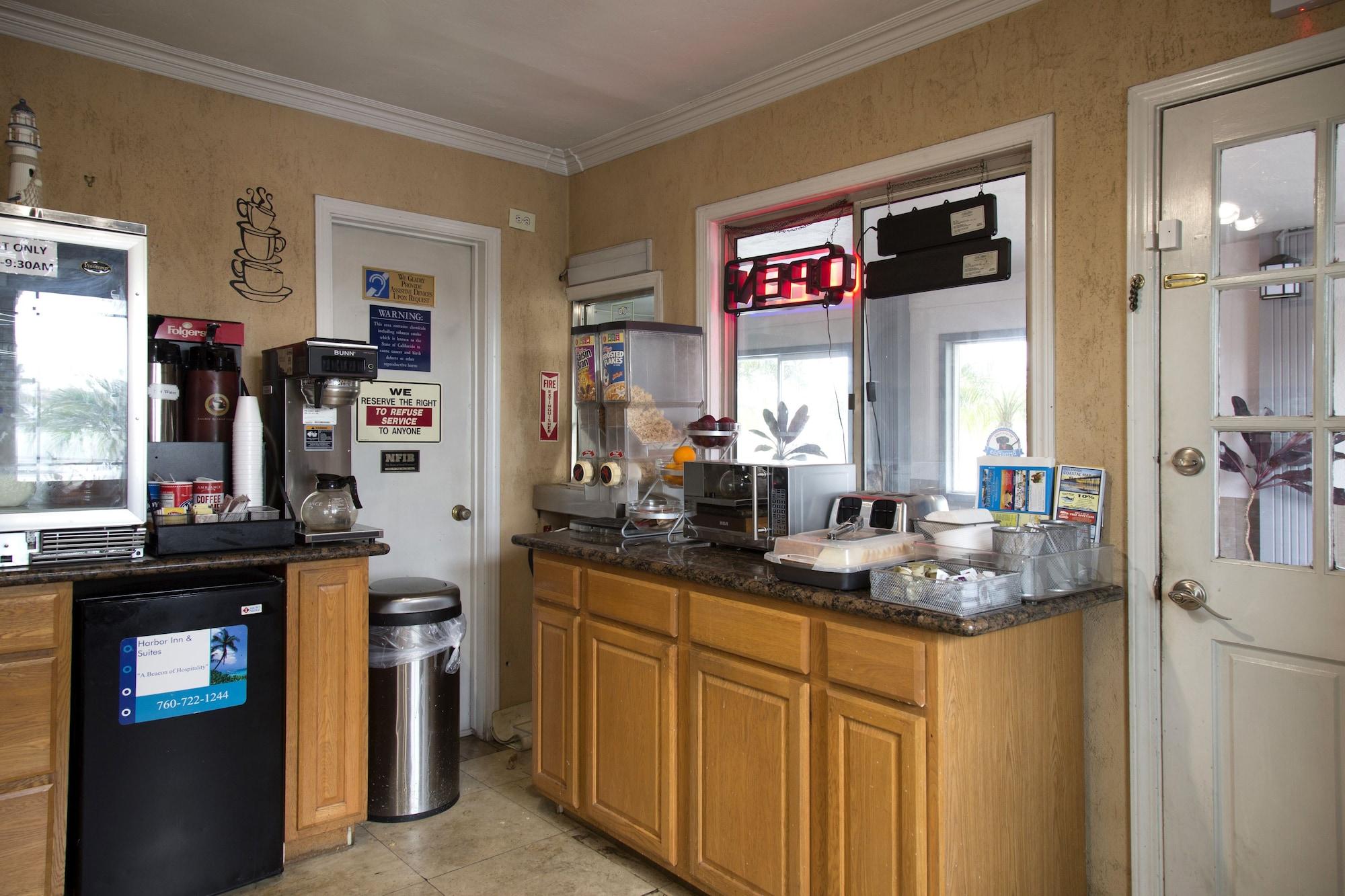 Bar/Salón Harbor Inn & Suites