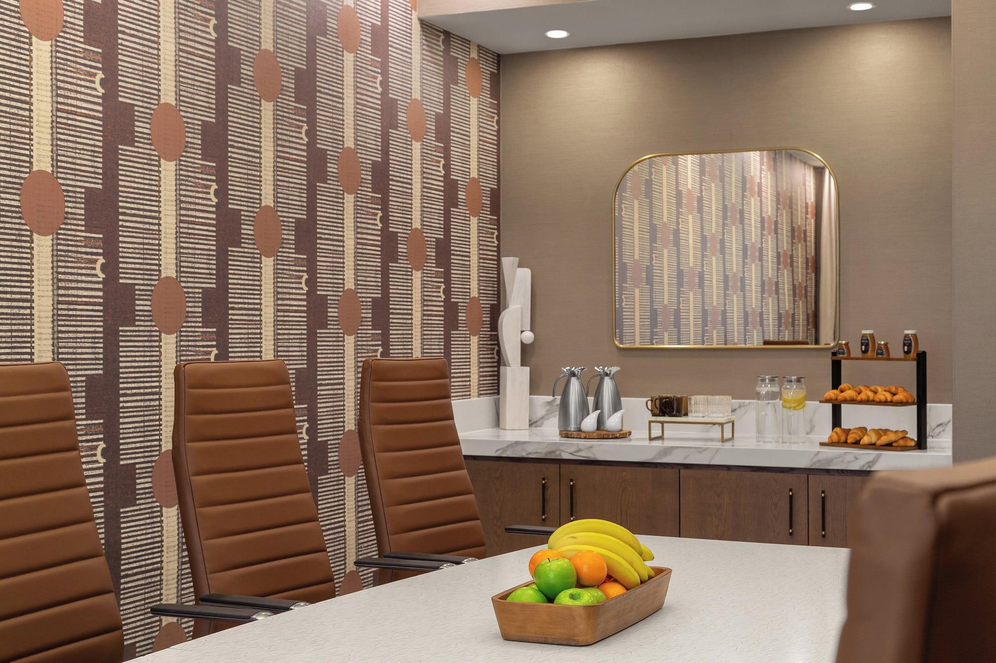 Sala de Reuniones Hotel Indigo Columbus Architectural Center by IHG