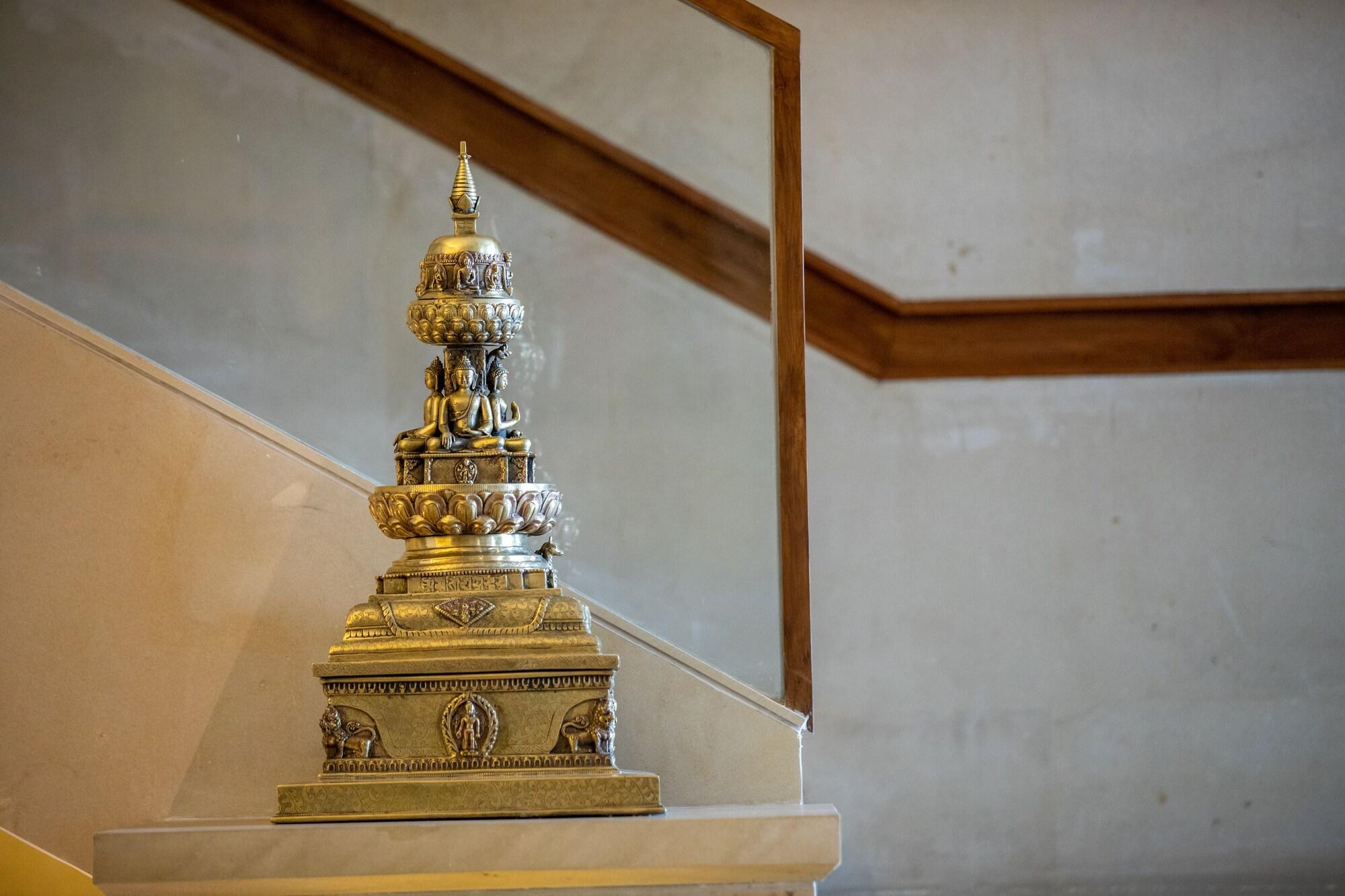 Vista Lobby Siddhartha Vilasa