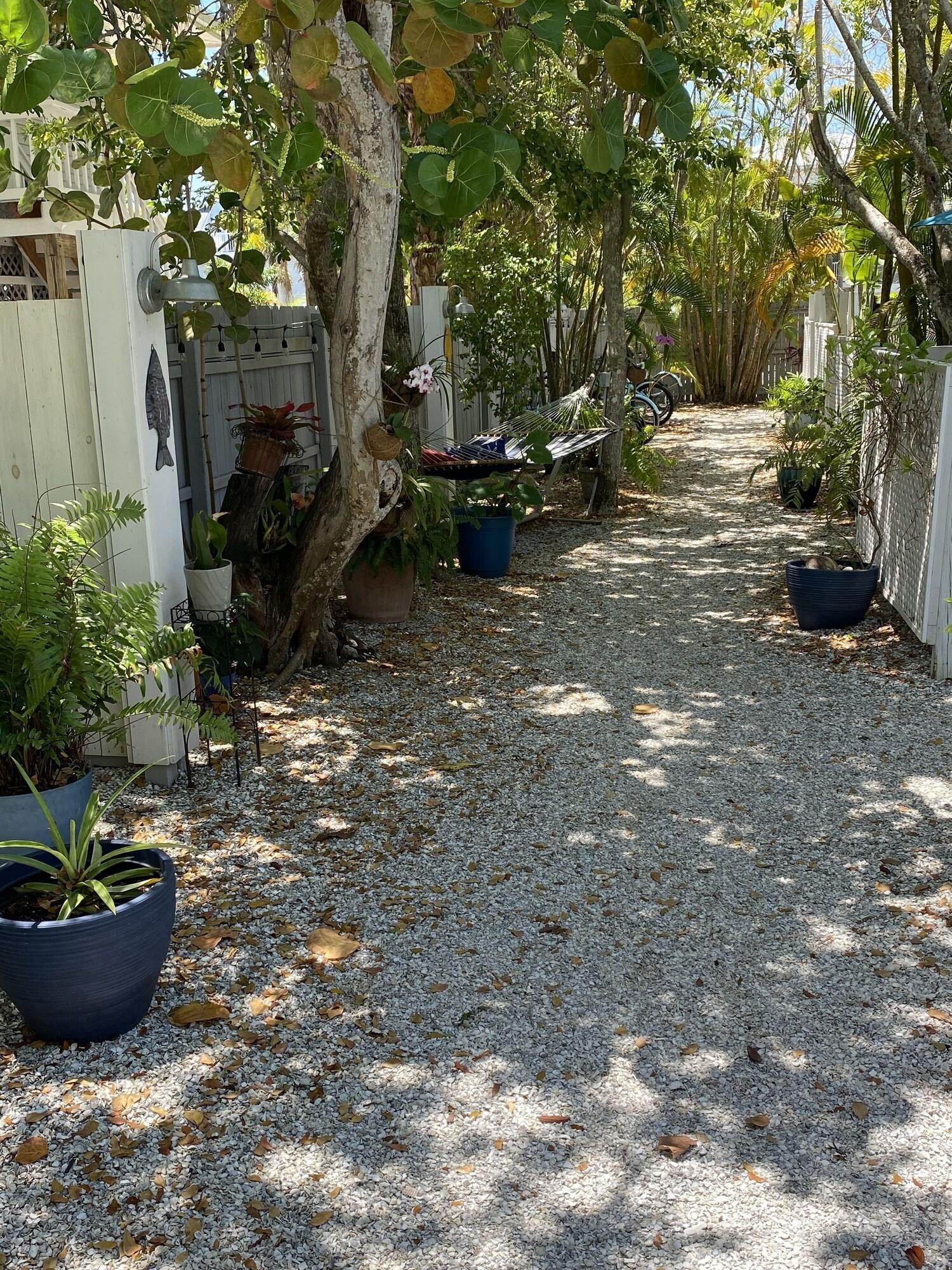 Vista Exterior Tarpon Tale Inn