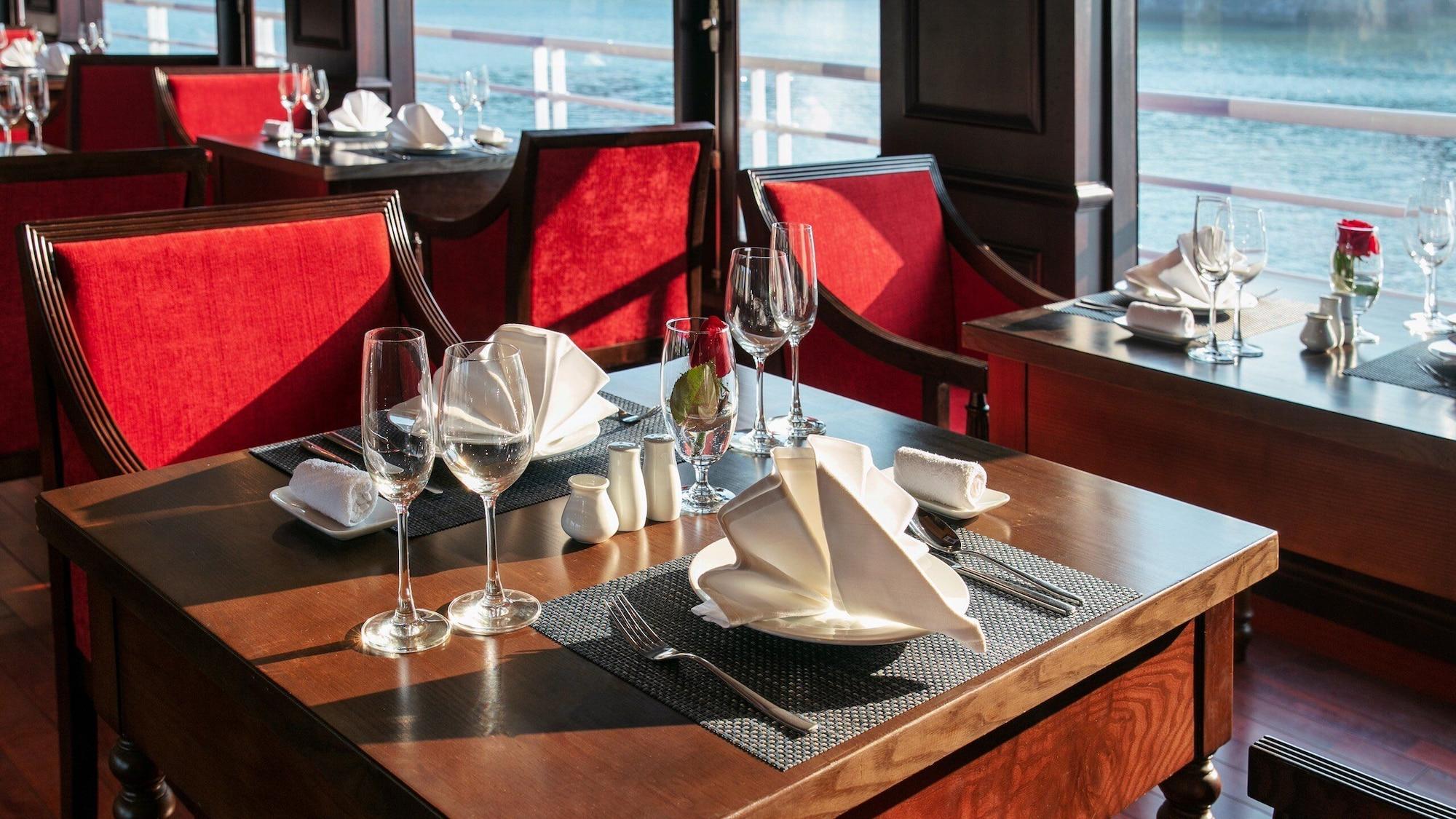 Restaurant Legacy Cruise