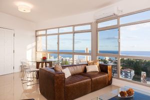 Alquiler Vacacional - Beautiful, modern and spacious, each room comes with a stunning sea view.