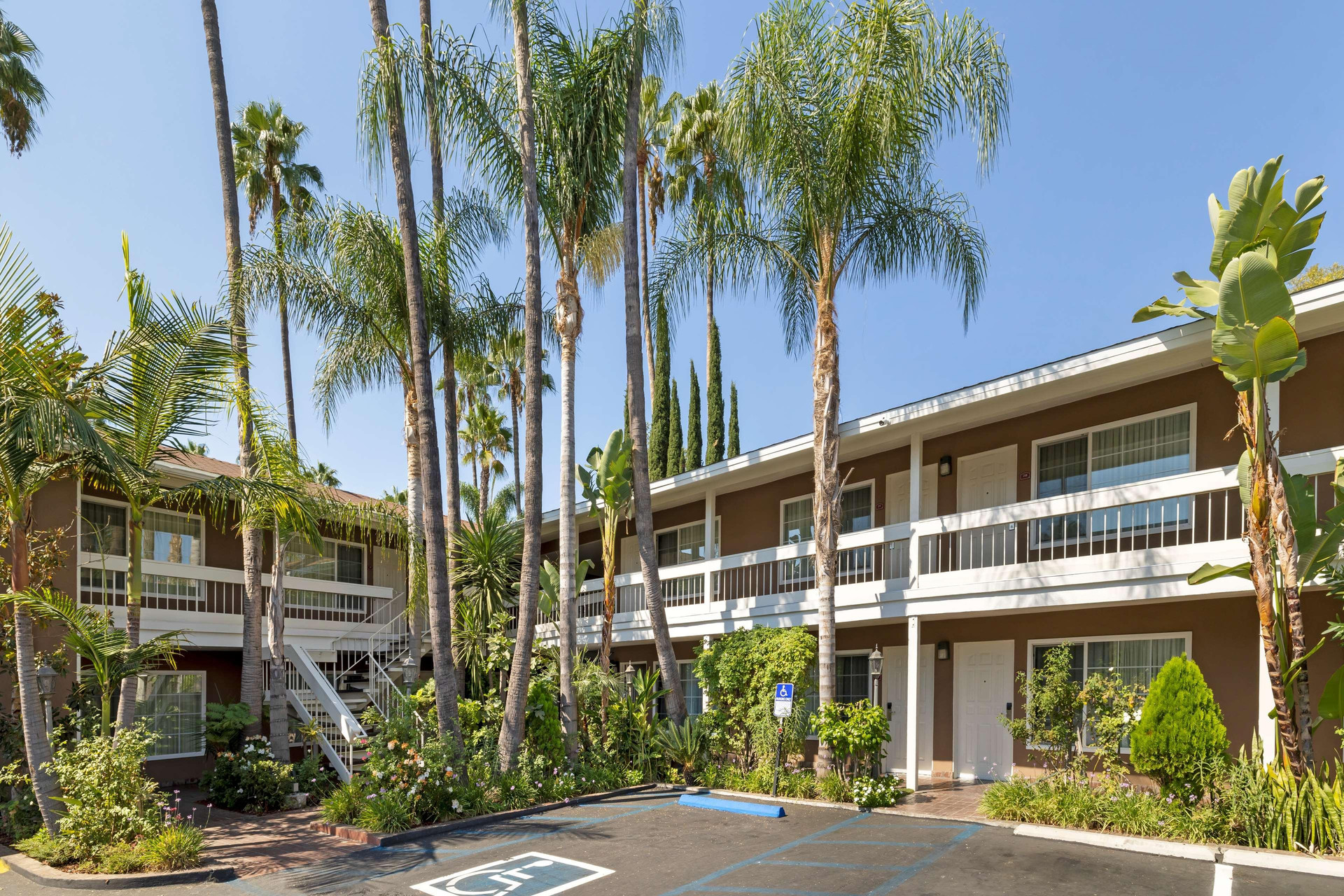 Vista Exterior Best Western Plus Carriage Inn