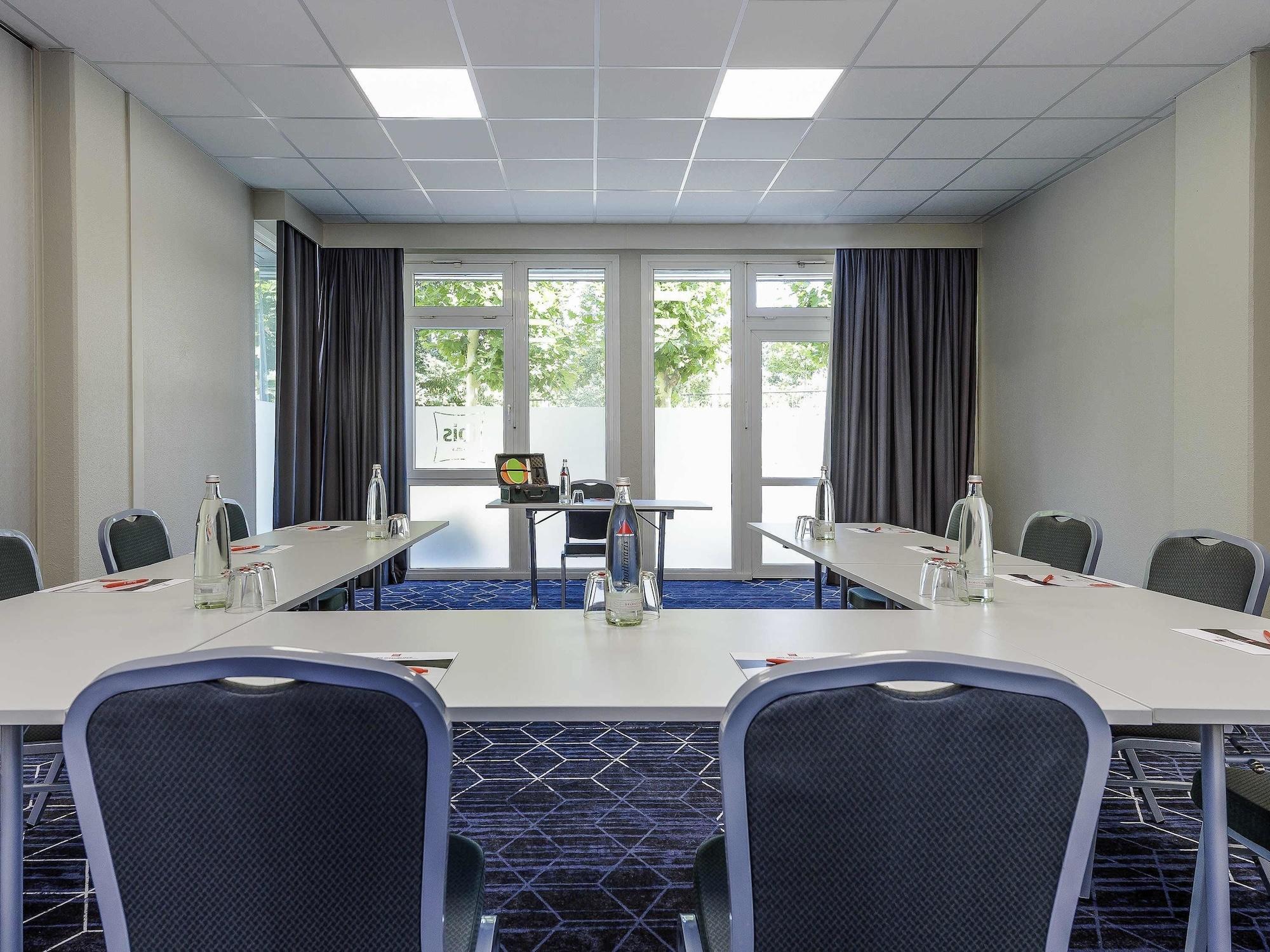 Sala de Reuniones ibis Frankfurt Messe West
