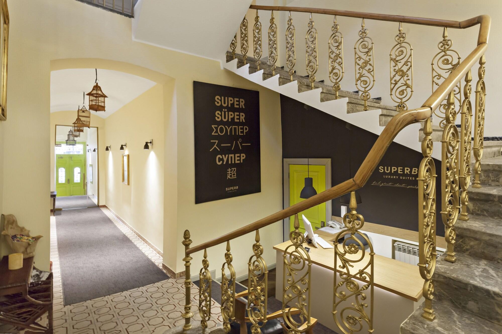 Vista Lobby SuperB Luxury Suites