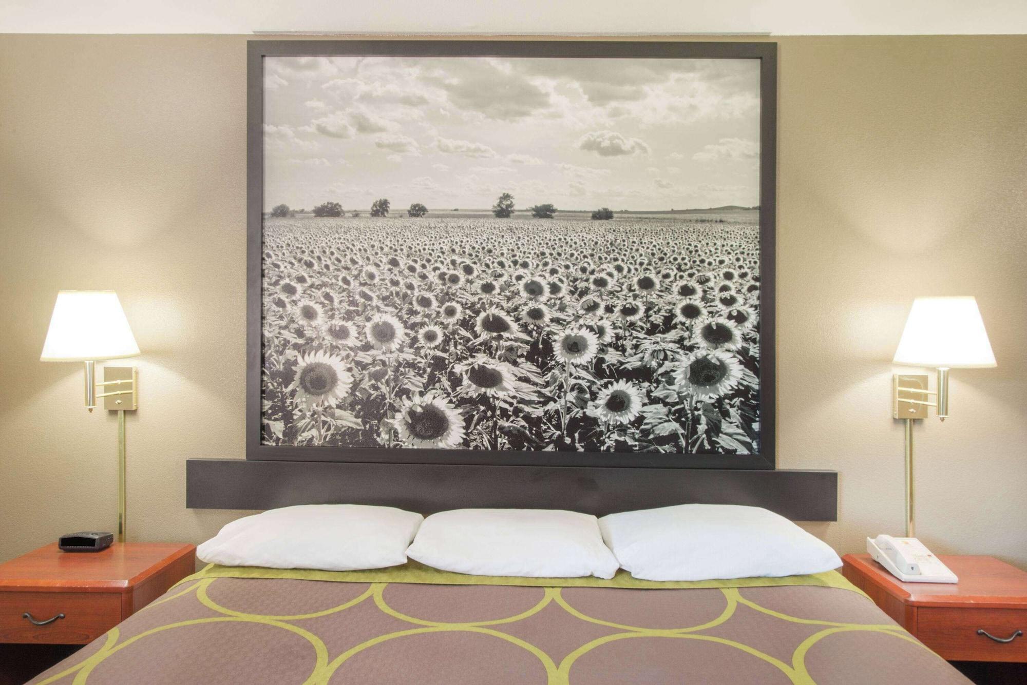 Habitación Super 8 by Wyndham Iola KS