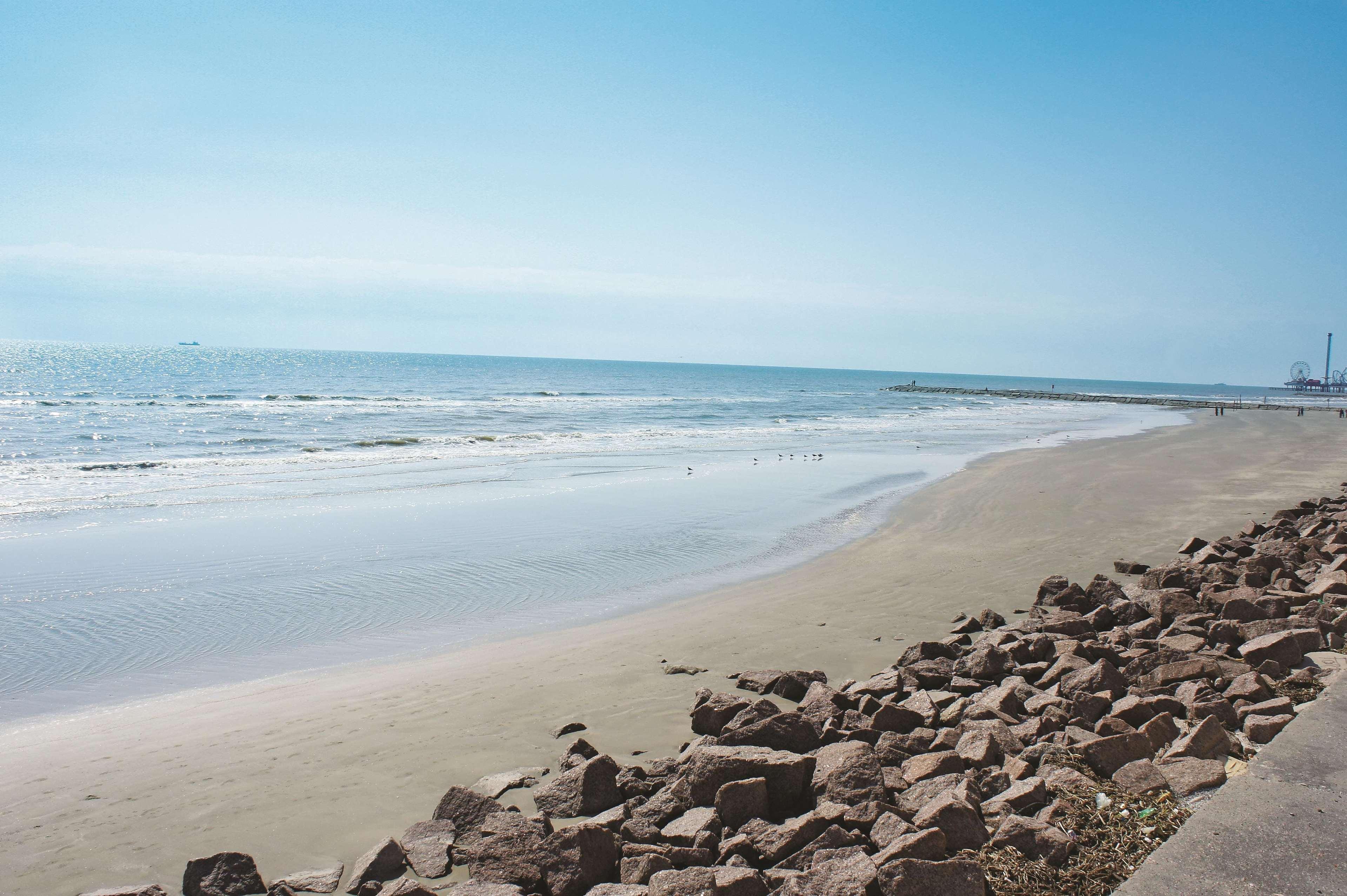 Playa Wingate by Wyndham Galveston Beachfront at the Seawall