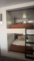 Alquiler Vacacional - *NEW Stunning minimalist tiny home in the city! Modern and stylish!