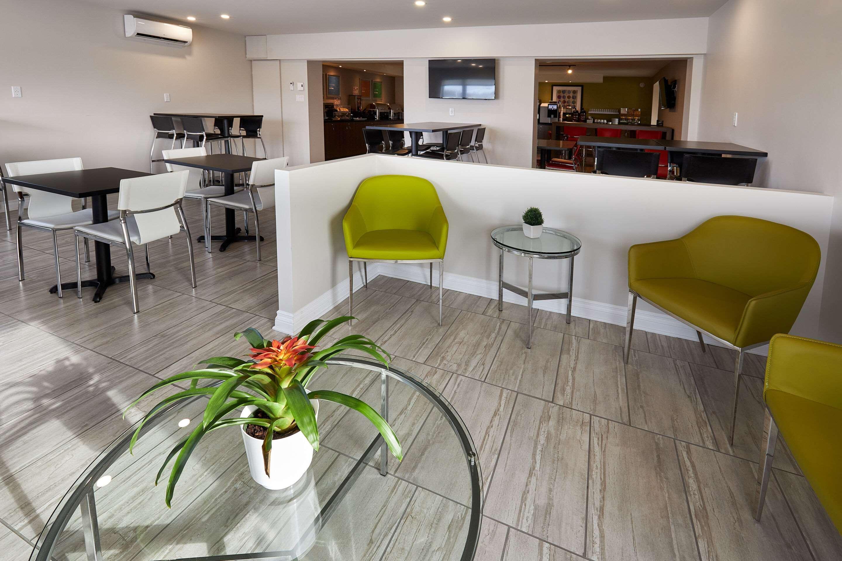 Vista Lobby Comfort Inn Rouyn Noranda
