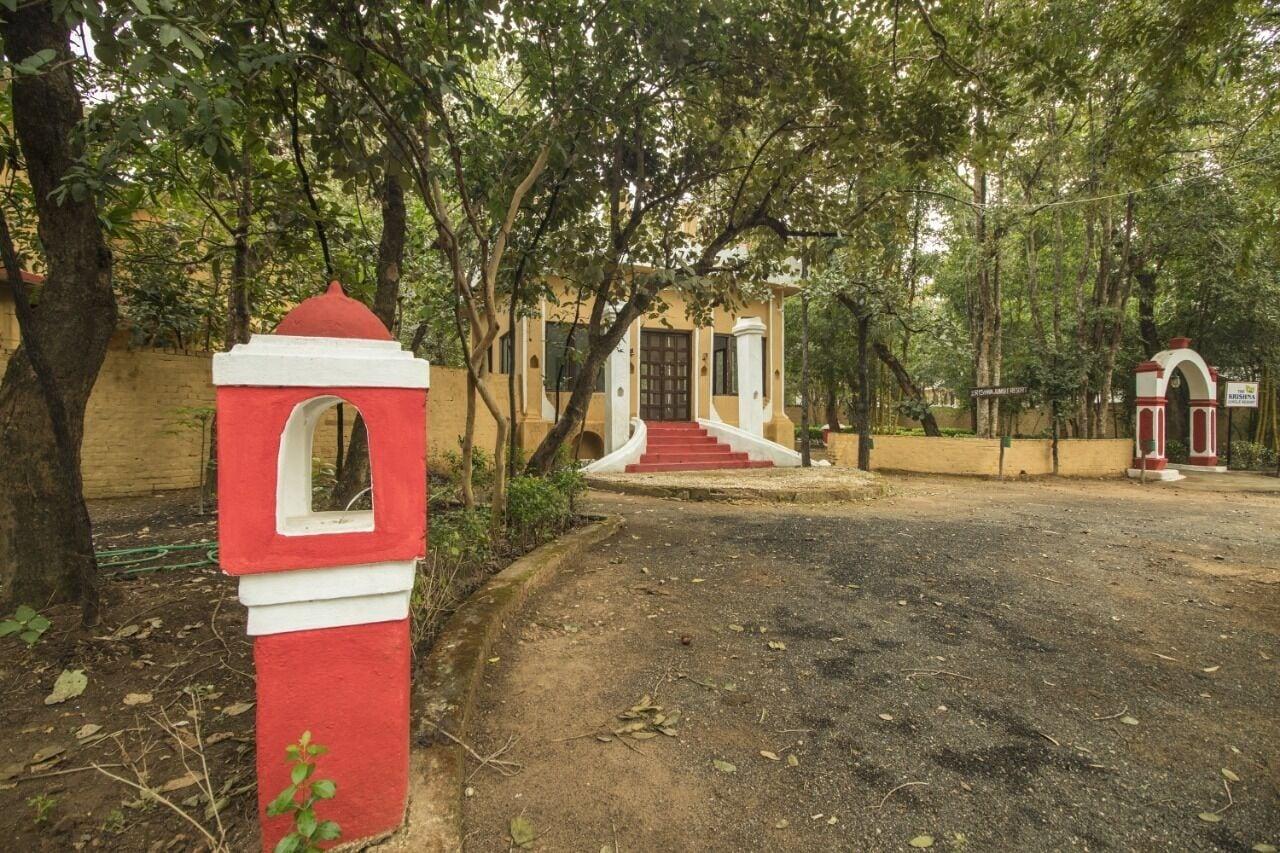 Vista Exterior Krishna Jungle Resort