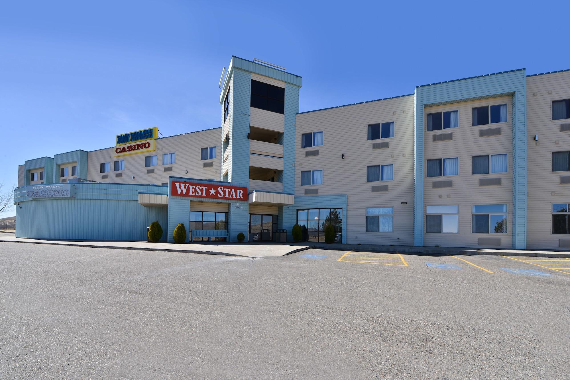 Vista Exterior Econo Lodge Inn & Suites