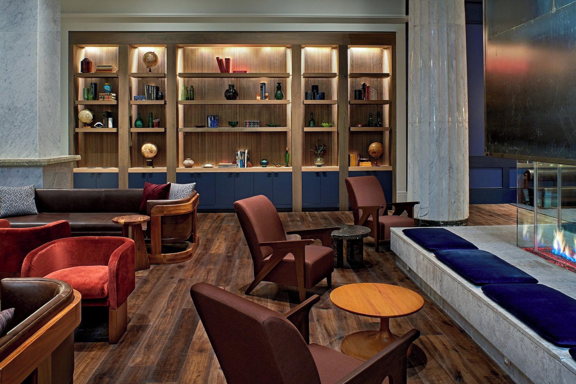 Vista Lobby Emery, Autograph Collection Hotel
