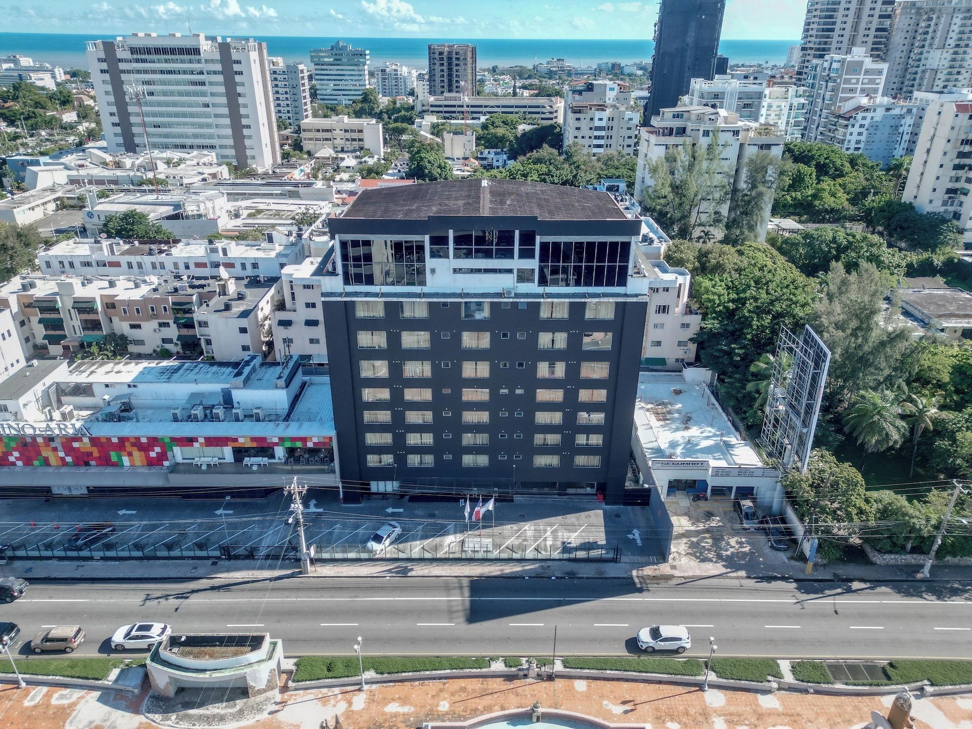 Vista Exterior Weston Suites & Hotel