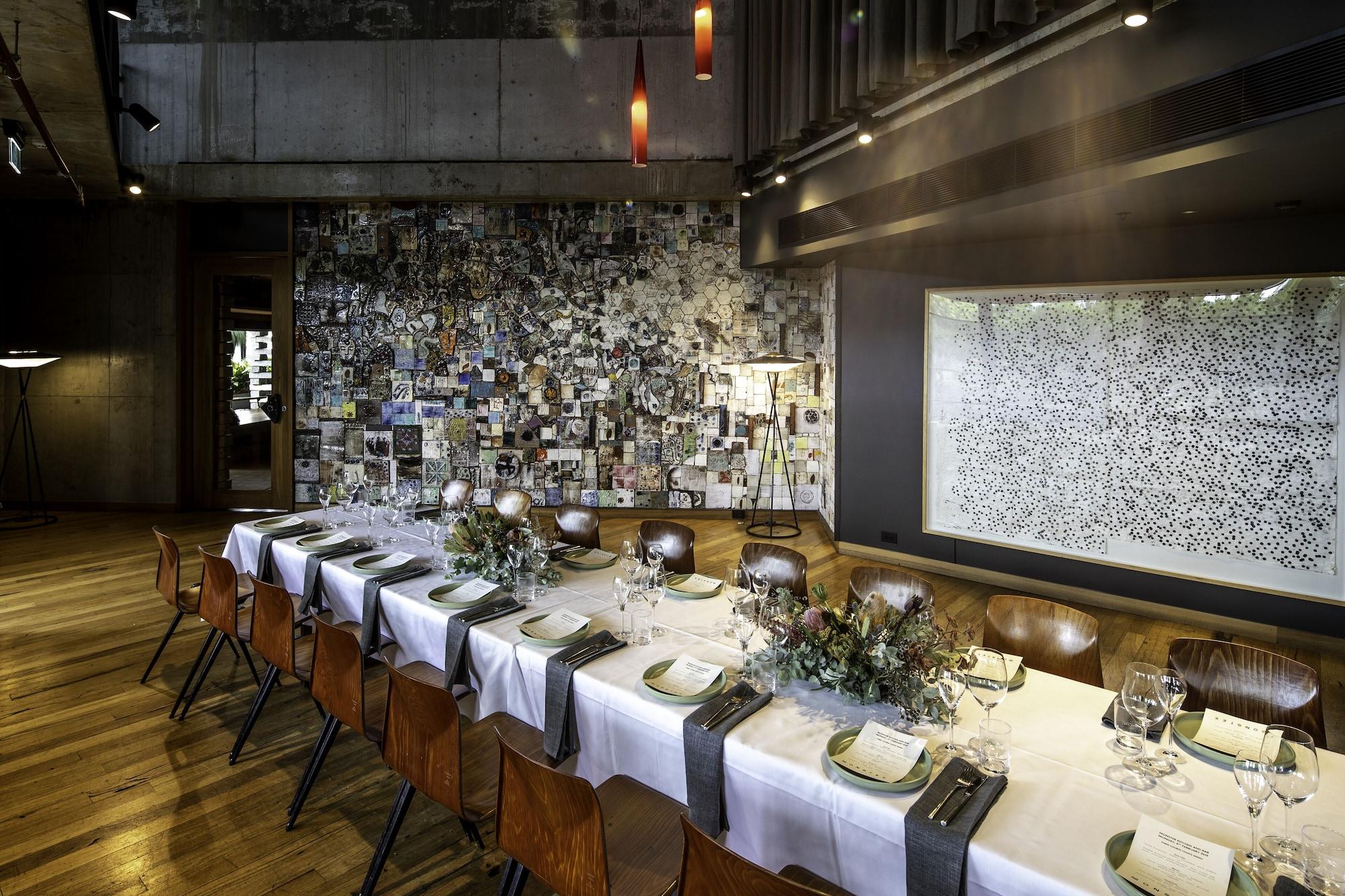 Sala de Reuniones Ovolo Nishi