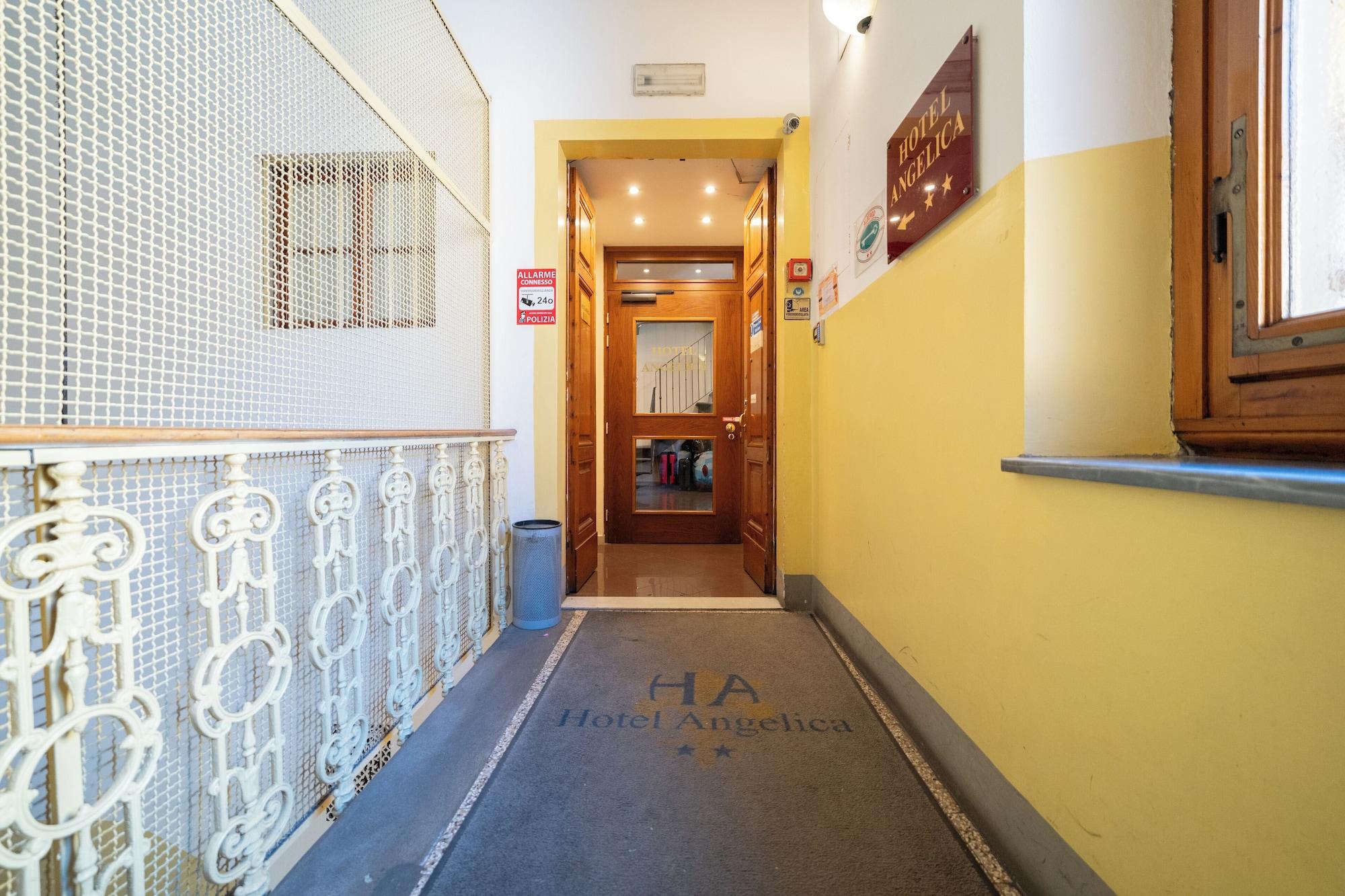 Vista Lobby Hotel Angelica