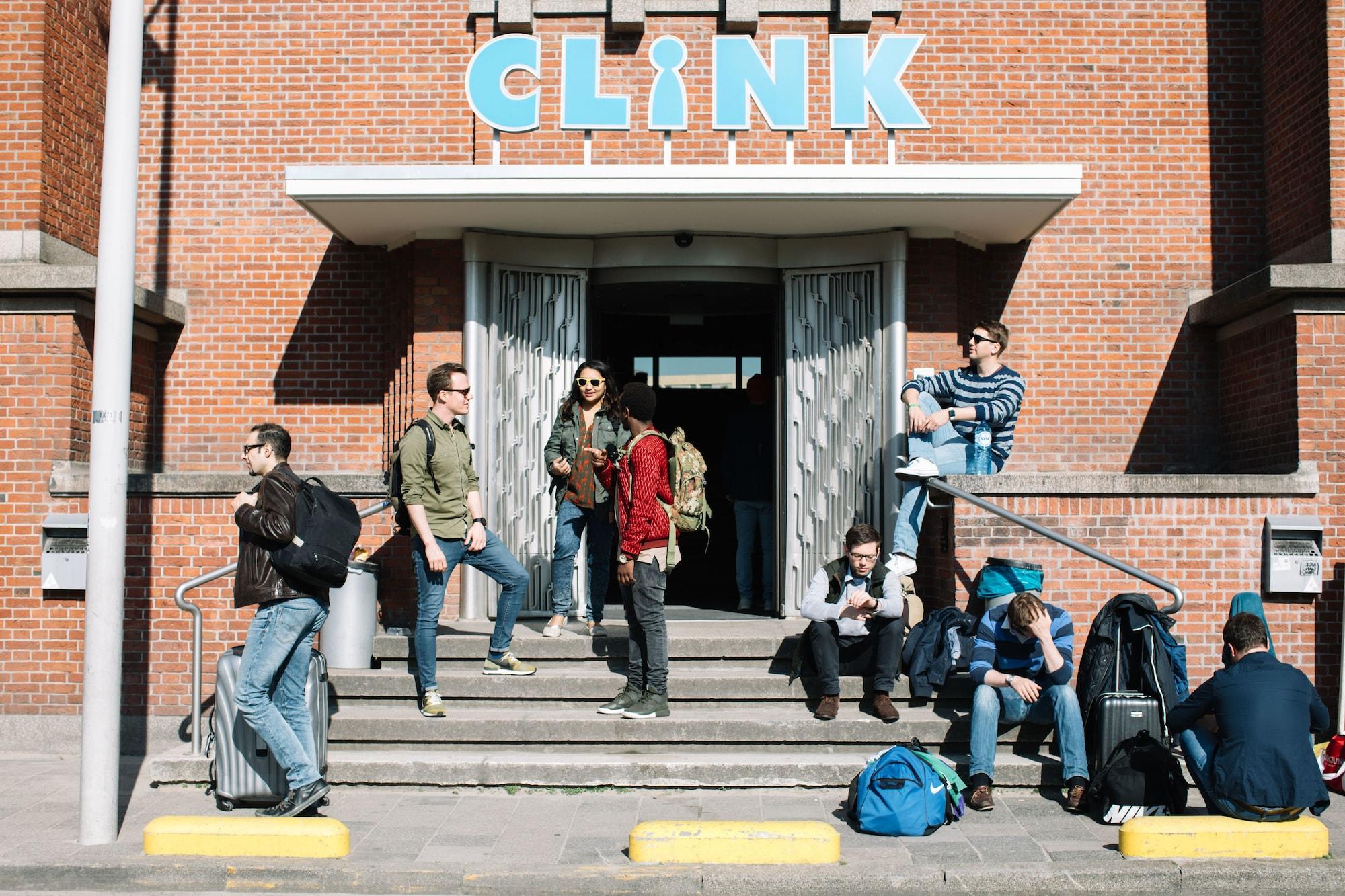 Vista Exterior ClinkNOORD - Hostel