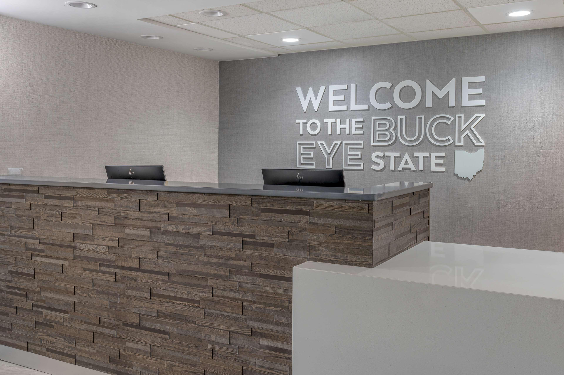 Vista Lobby Hampton Inn New Philadelphia