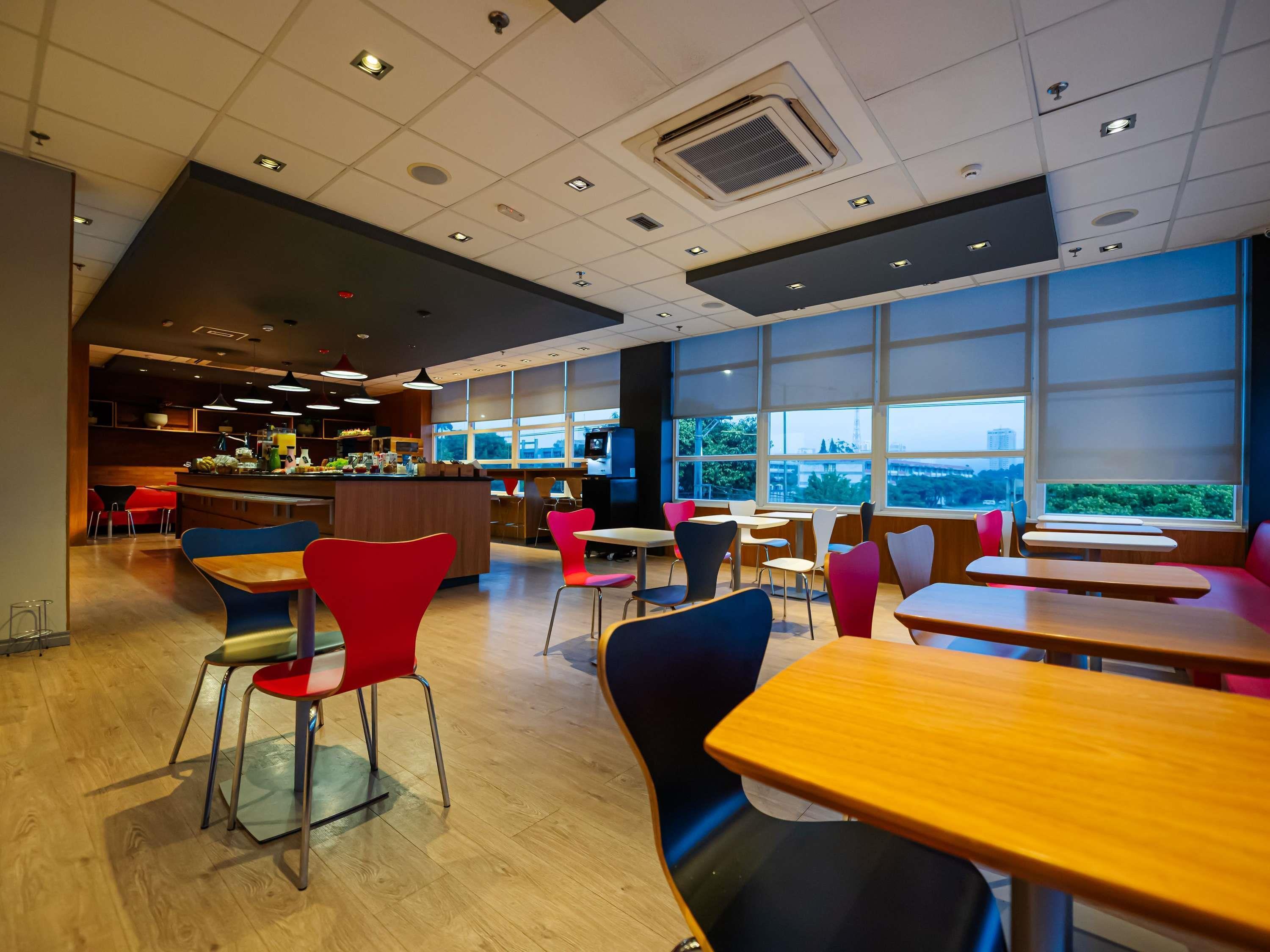 Vista Exterior ibis Mogi das Cruzes Shopping