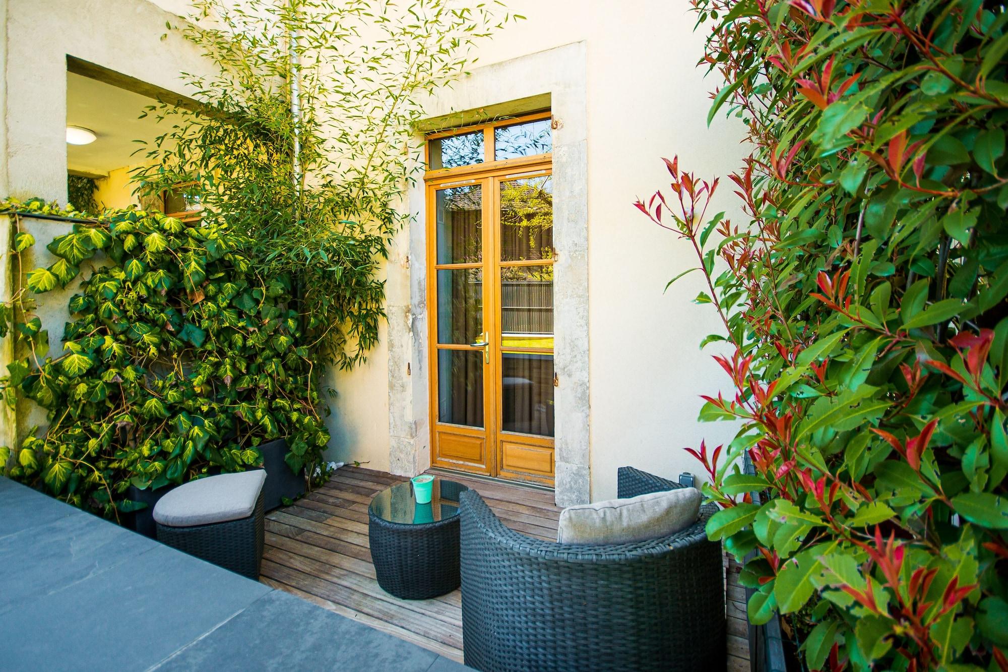 Vista Exterior Logis Villa C Hôtel