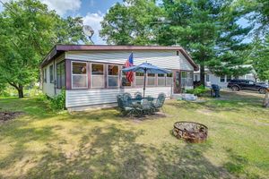 Alquiler Vacacional - Shawano Cabin Getaway - Walk to Lake & Park!