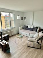 Alquiler Vacacional - A Cozy Home Away From Home in Downtown Toronto!