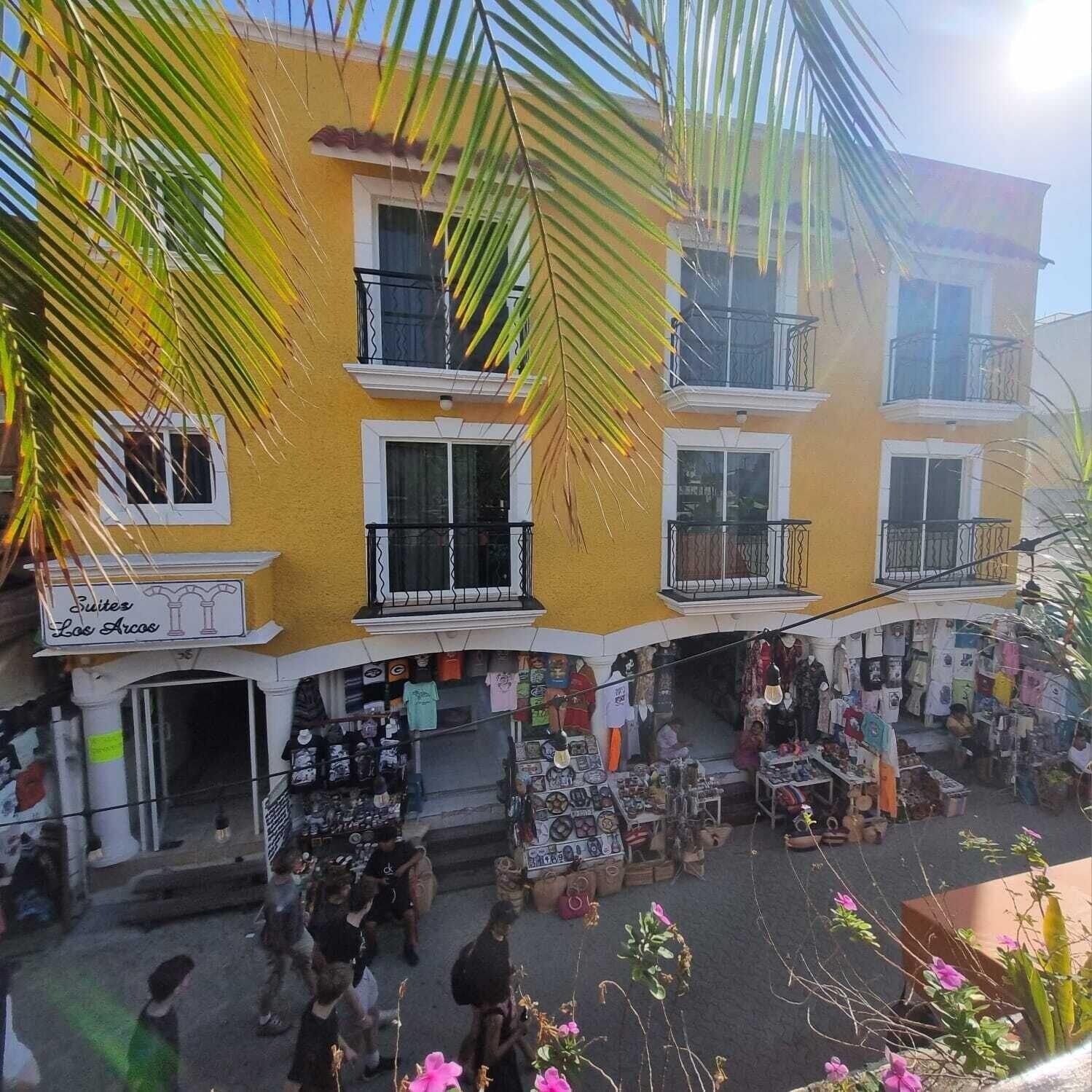 Vista Exterior Suites Los Arcos