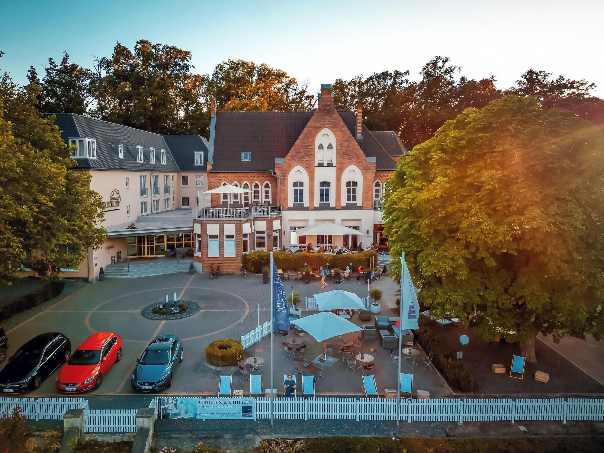 Vista Exterior Parkhotel Berghoelzchen
