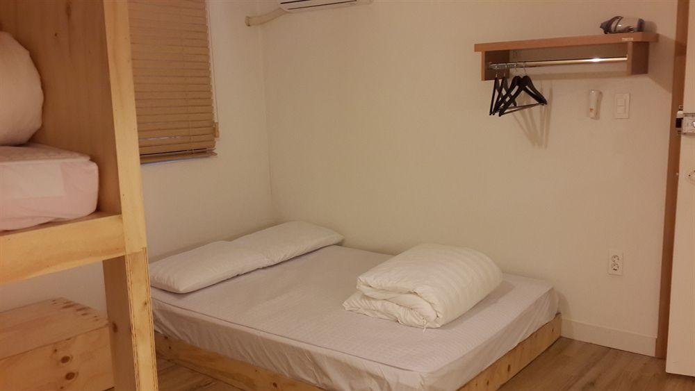 Habitación High Street Guest House Hongdae - Hostel