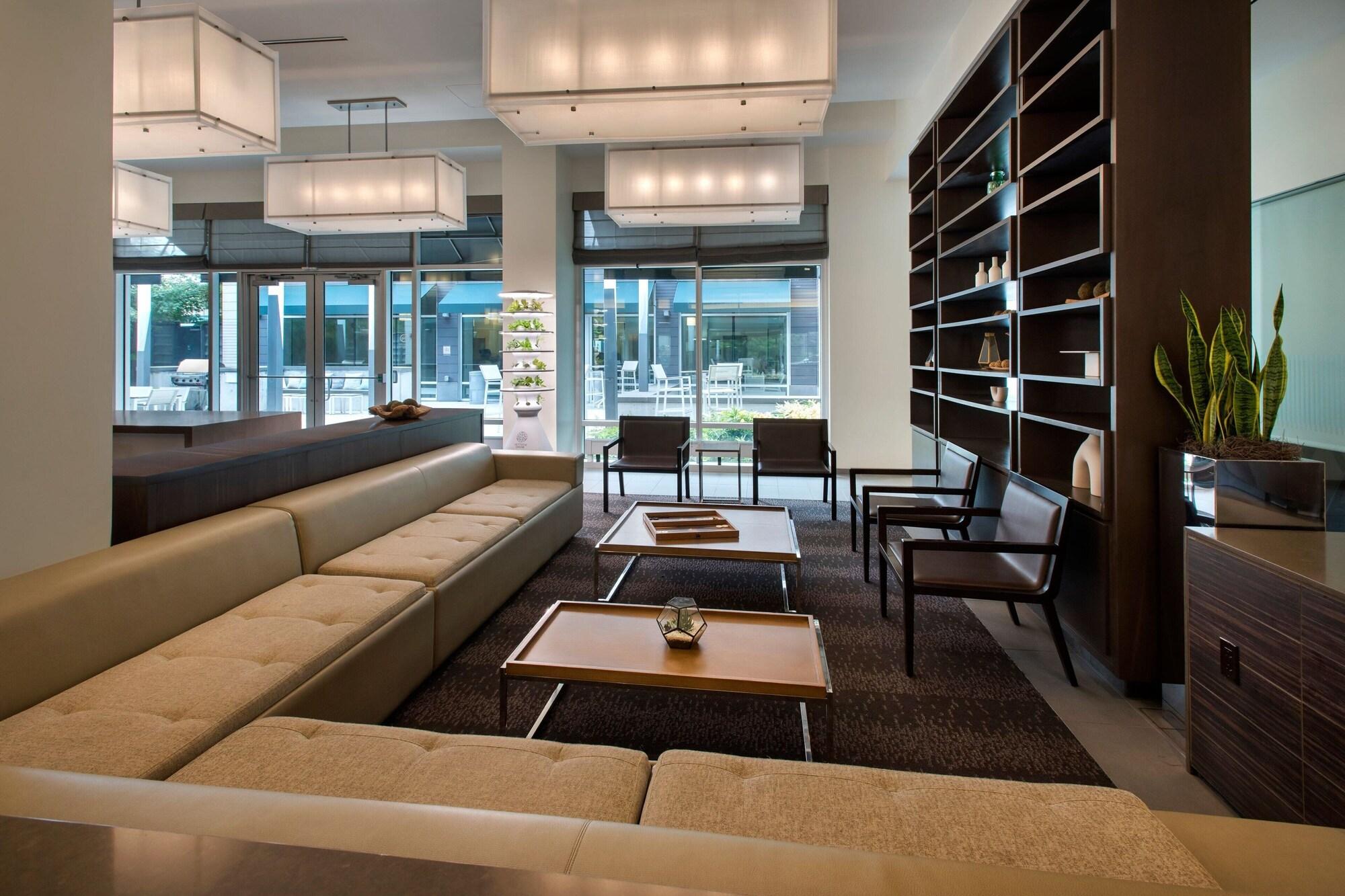 Vista Lobby Element by Marriott, Boston Seaport District
