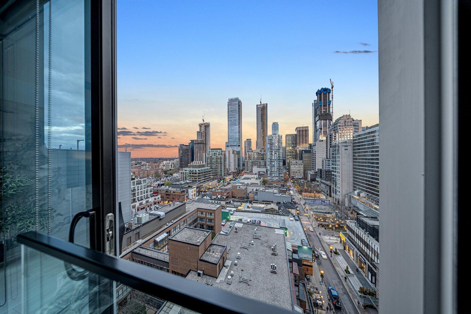 Varios Bellair Yorkville