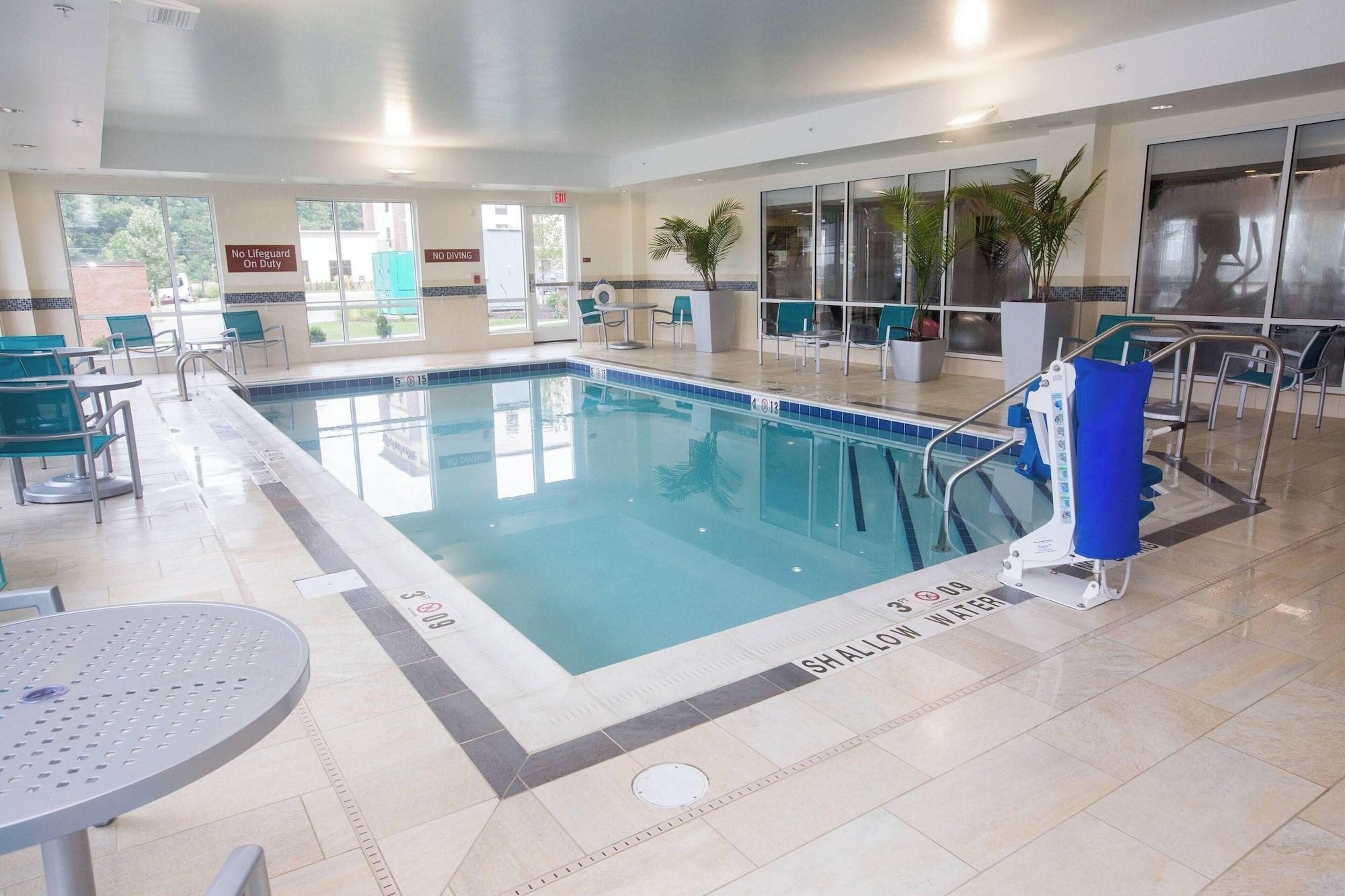 Vista Piscina TownePlace Suites by Marriott Pittsburgh Harmarville