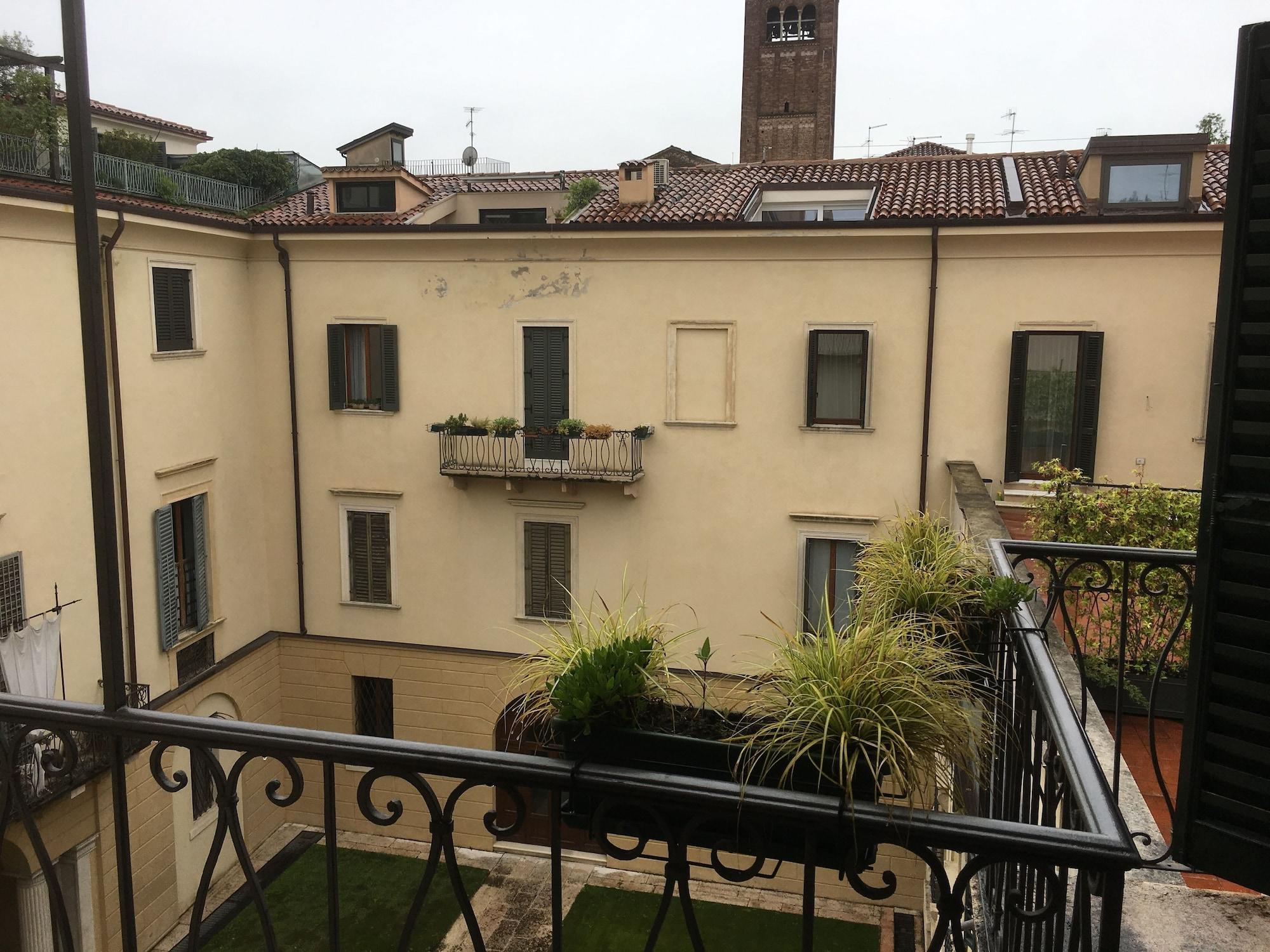Comodidades do quarto Verona Journeys