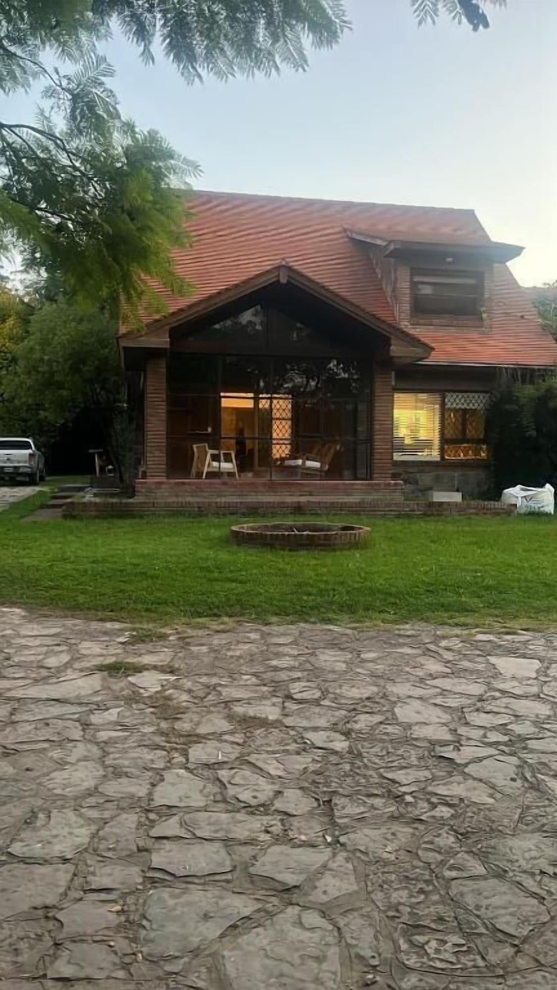 Vista Exterior La Bernardina Hostel