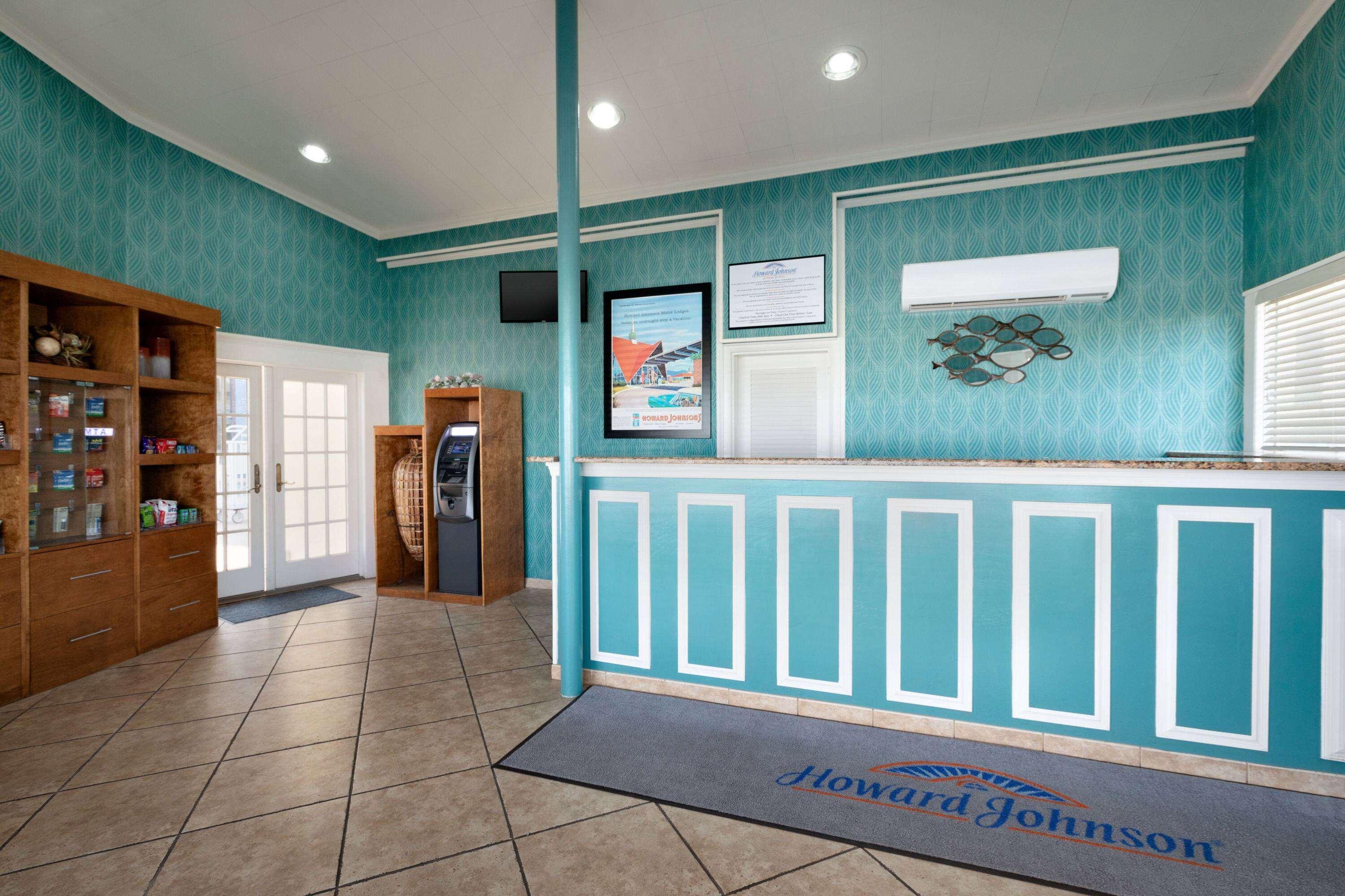 Vista Lobby Howard Johnson by Wyndham Ocean City Oceanfront