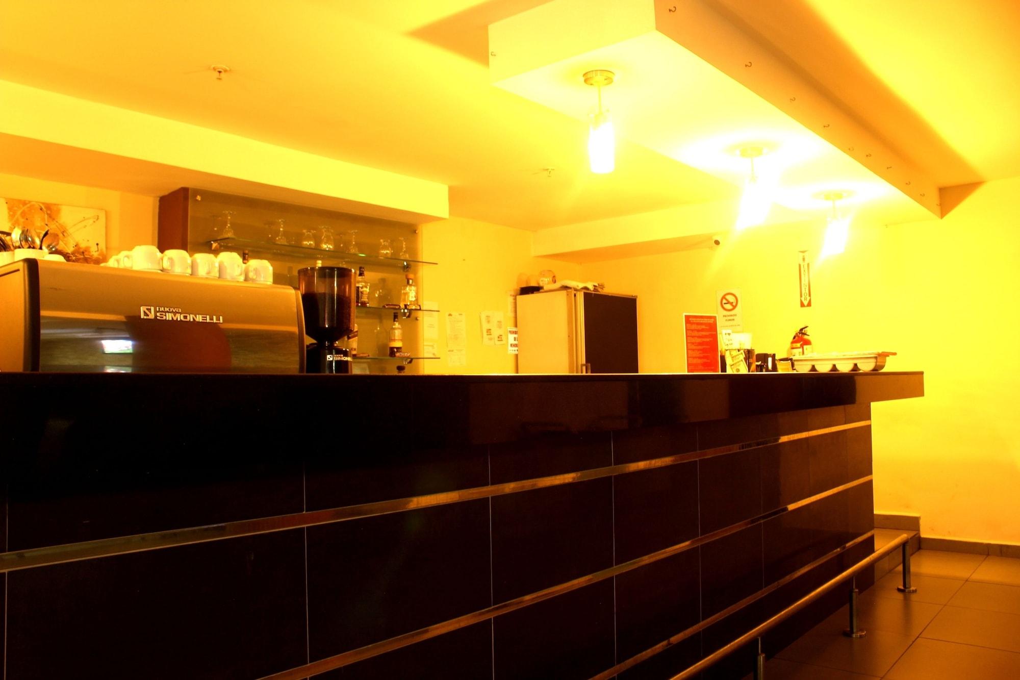 Bar/Salón Hotel Terranova