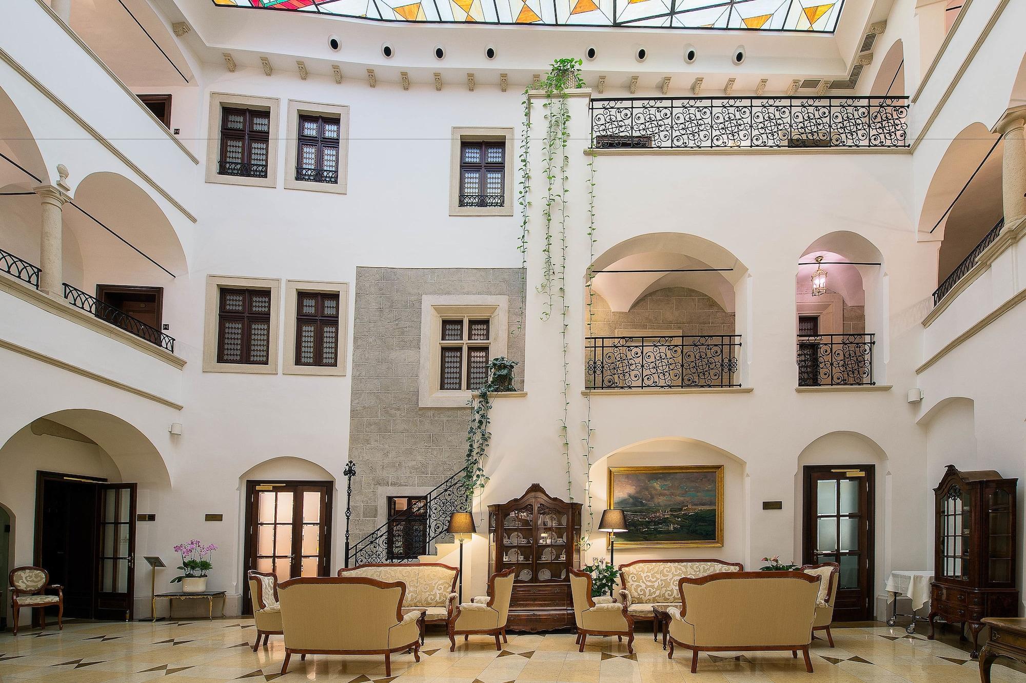 Vista Lobby Arcadia Boutique Hotel