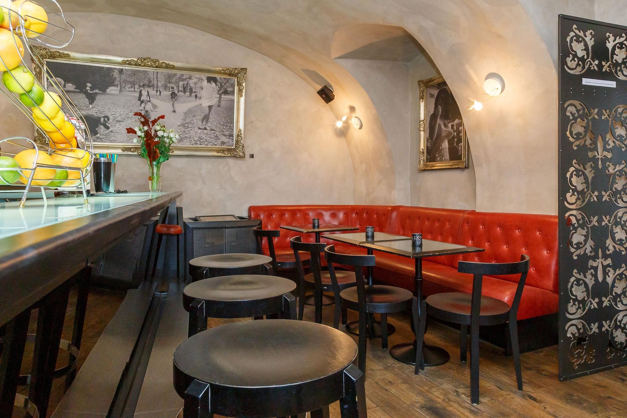 Bar/Salón Aplaus