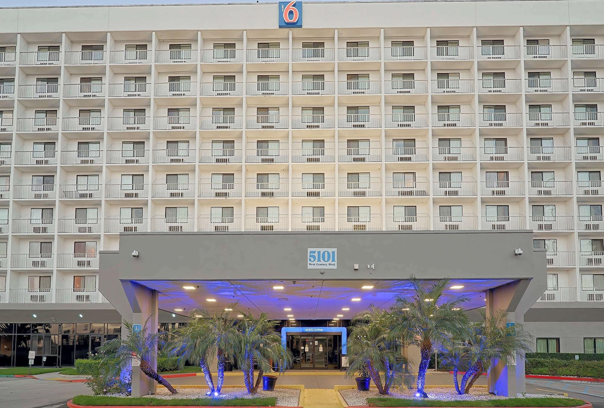 Vista Exterior Studio 6 Suites Los Angeles, CA - Los Angeles - LAX