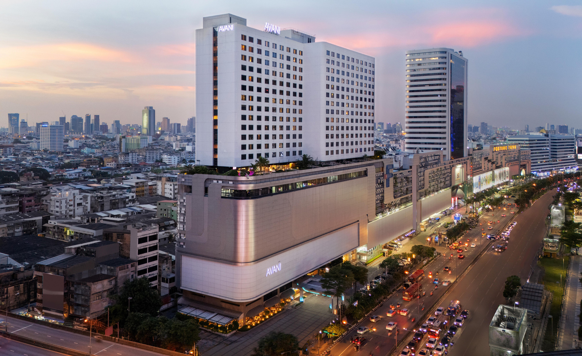 Vista Exterior Avani Ratchada Bangkok Hotel