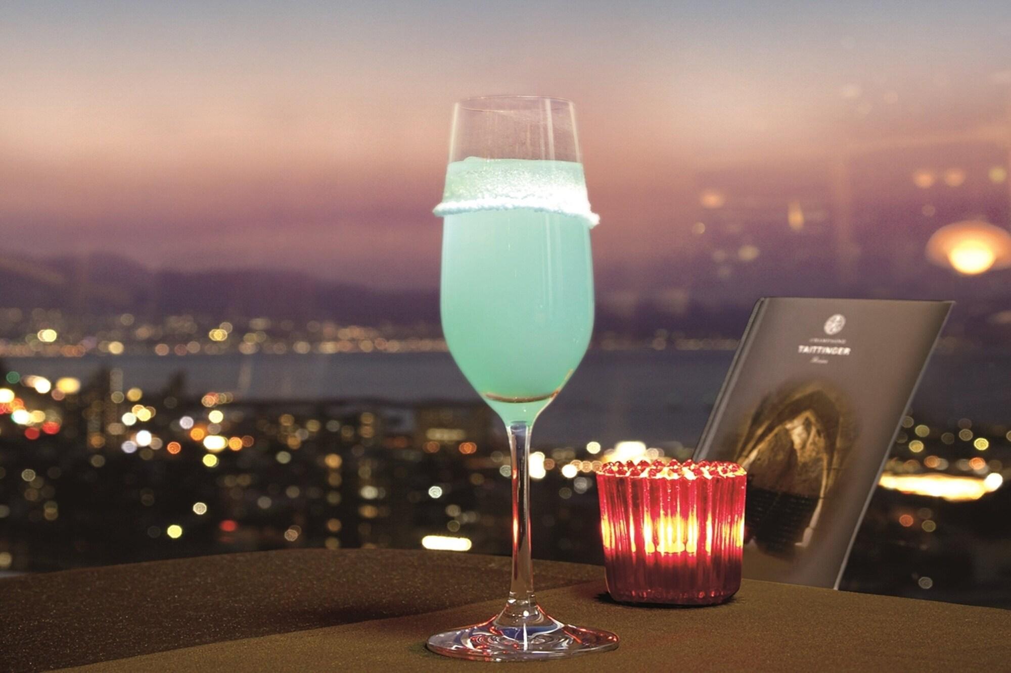 Bar/Salón Hotel Nikko Oita Oasis Tower