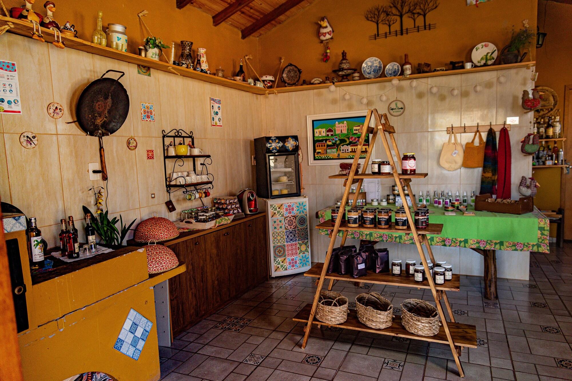 Bar/Salón Pousada Capim Limão