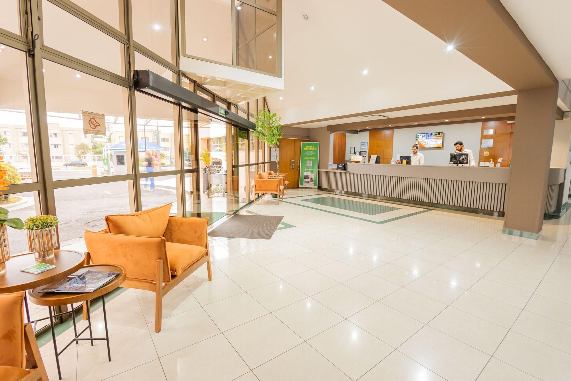 Vista Lobby Hotel Golden Park Uberlândia by Nacional Inn