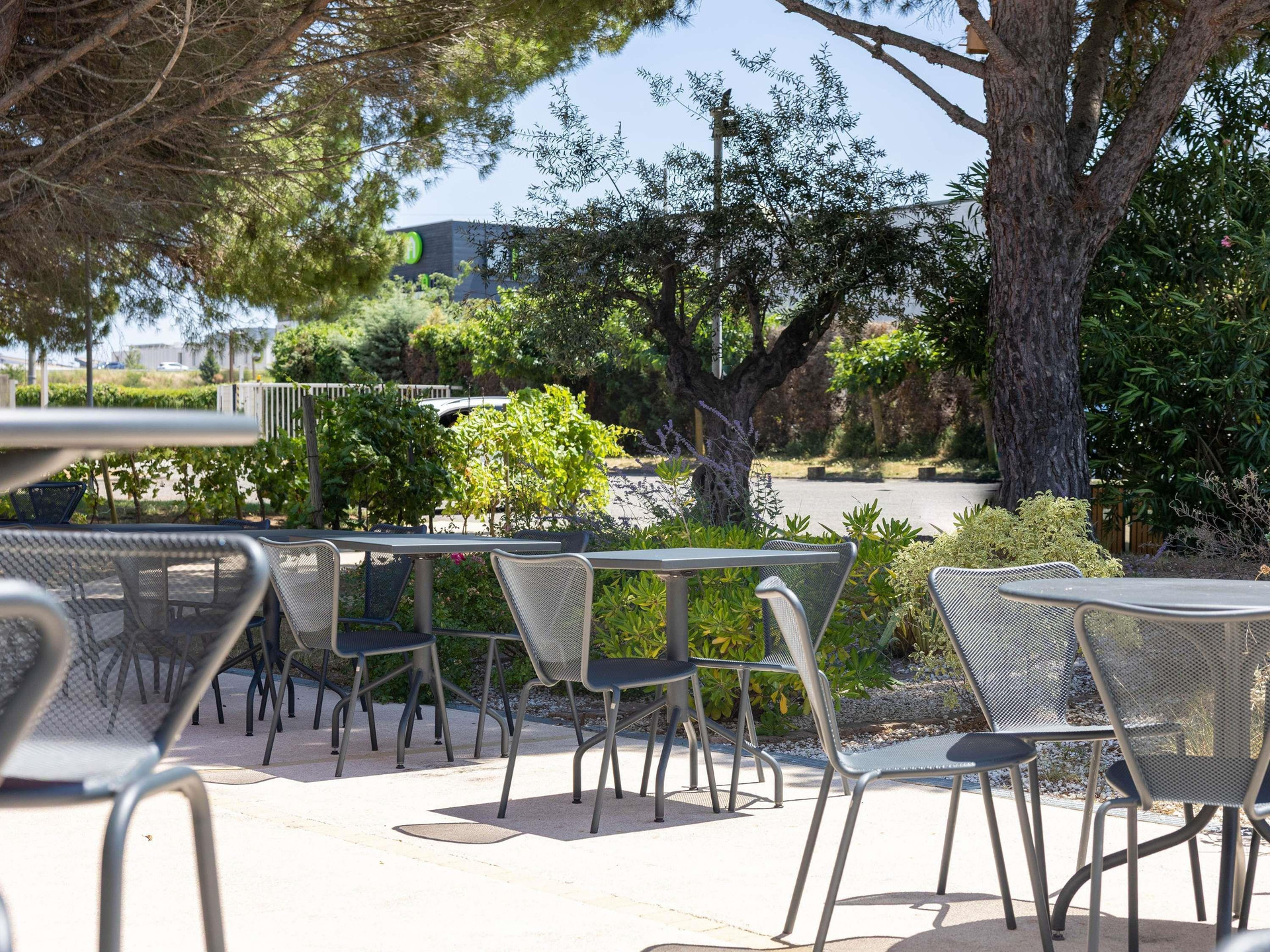 Bar/Salón ibis Carcassonne Est La Cité