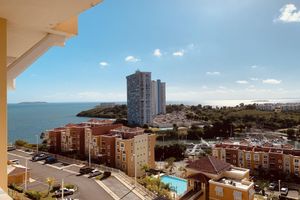Alquiler Vacacional - New A/C in the Living room! Sub-Penthouse, Ocean & City Views at Pena Mar!