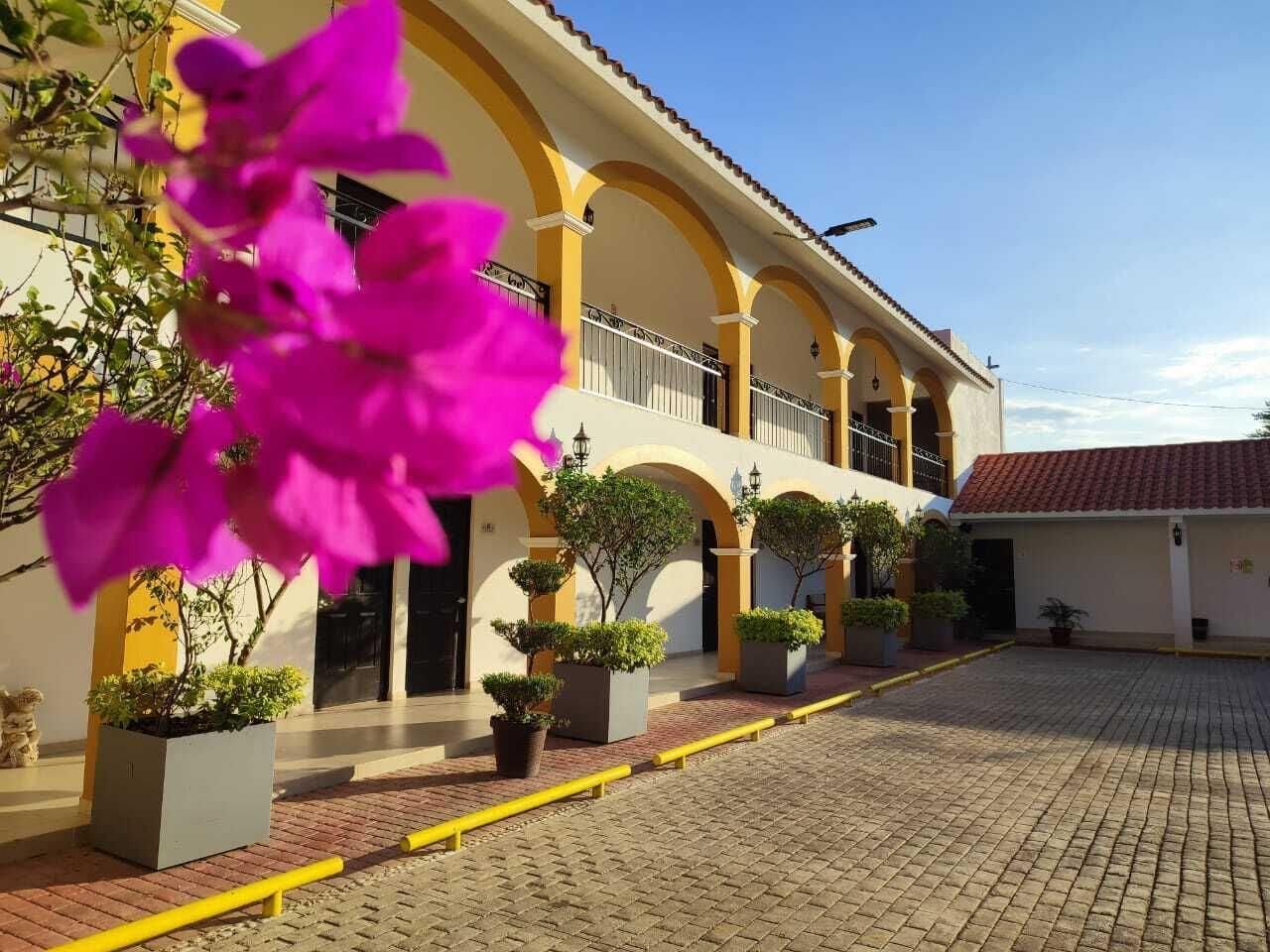Varios Casa Blanca Hotel