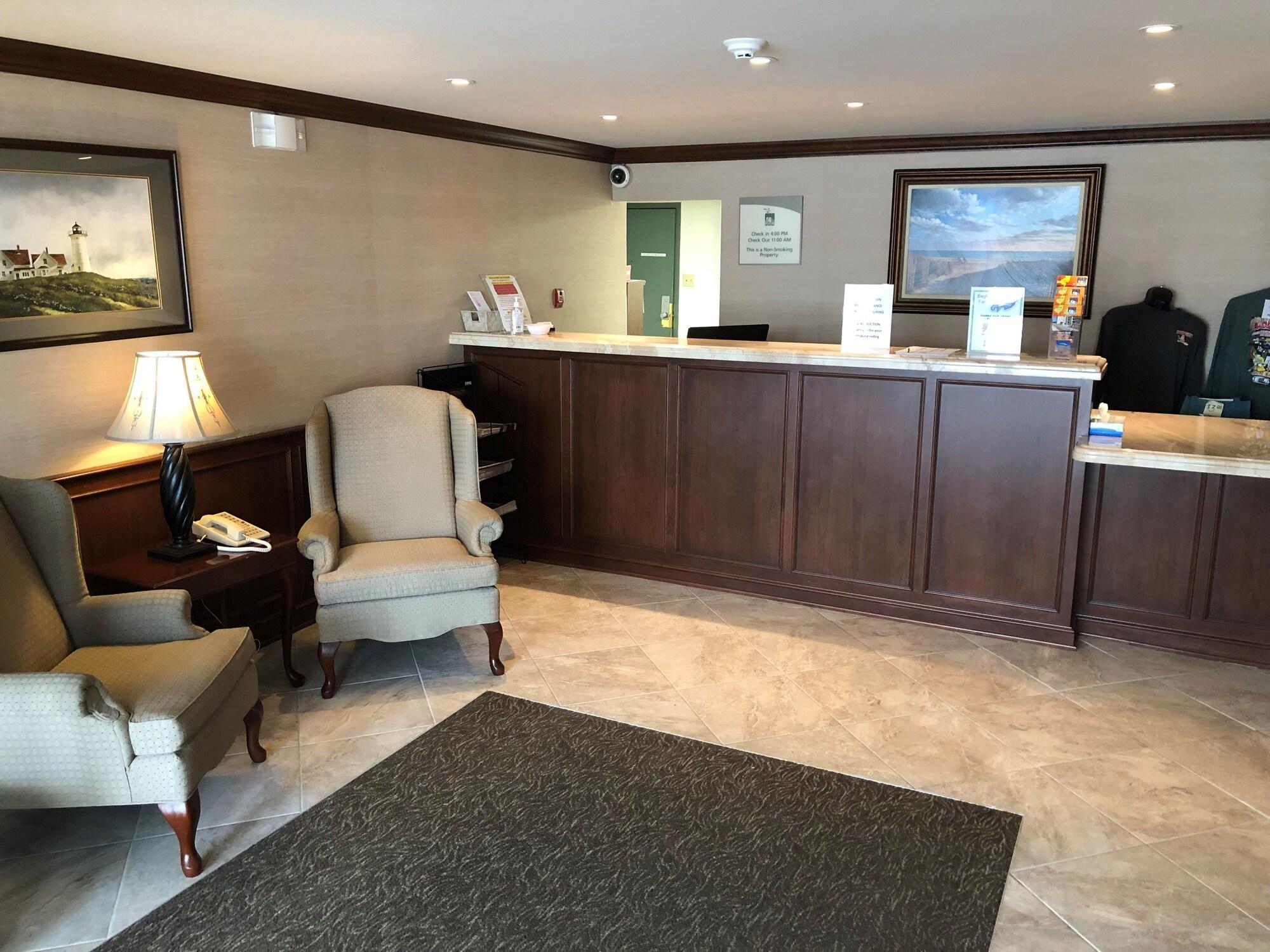 Vista Lobby Pier 4 Hotel