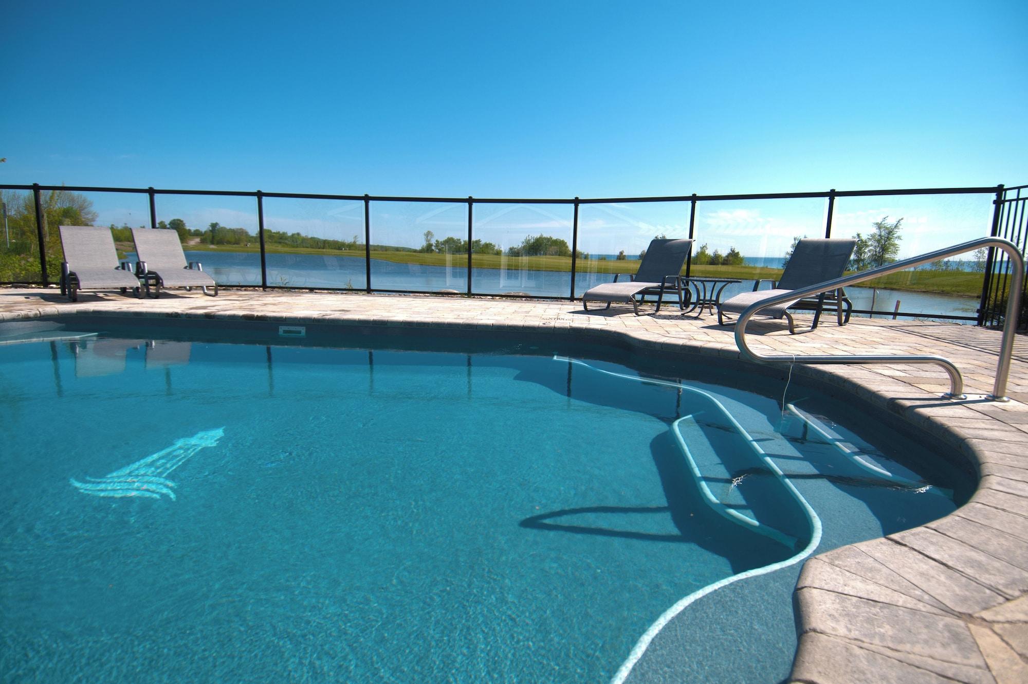 Vista Piscina The Inn at Cobble Beach