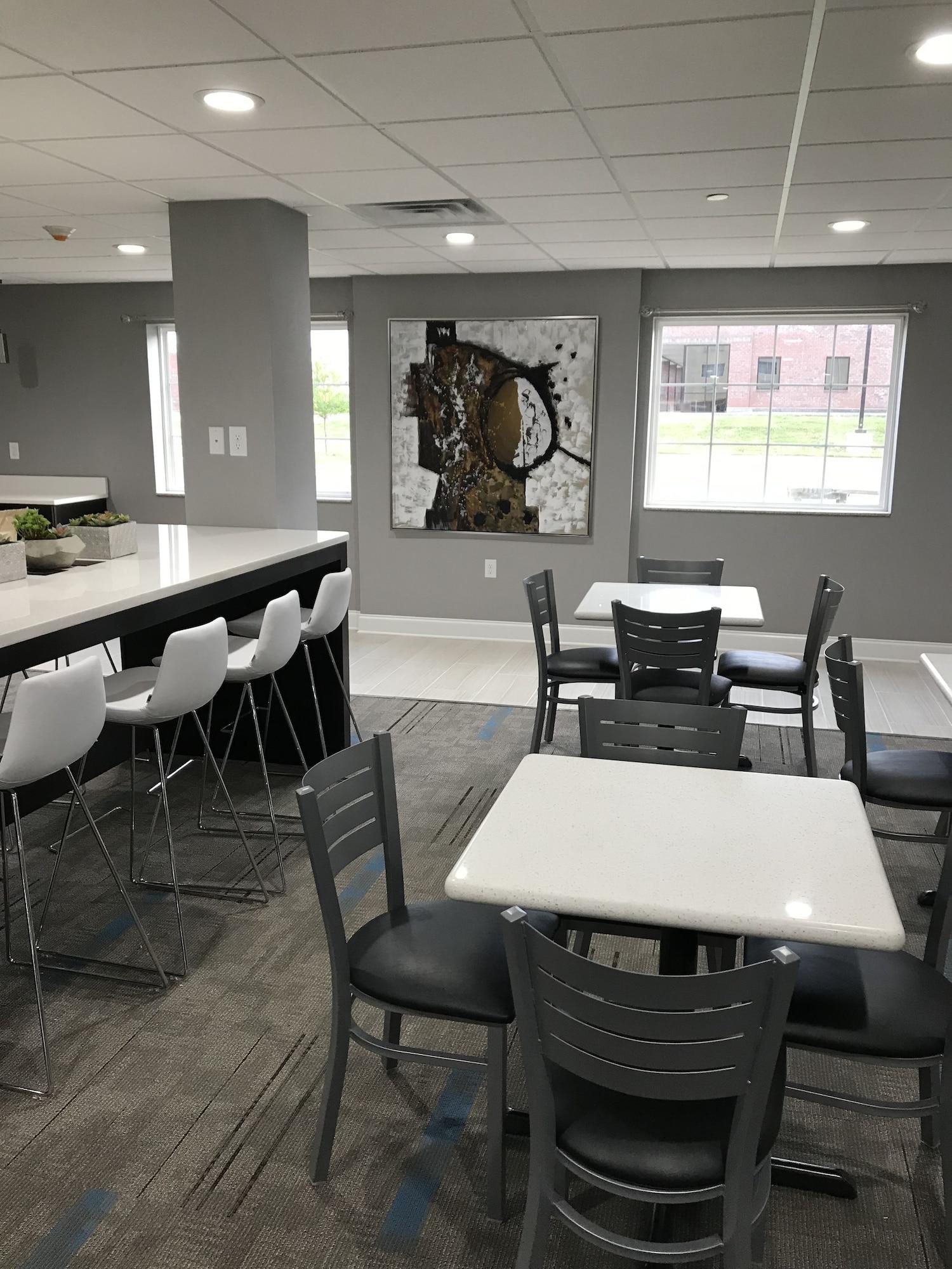 Restaurant Home Inn and Suites