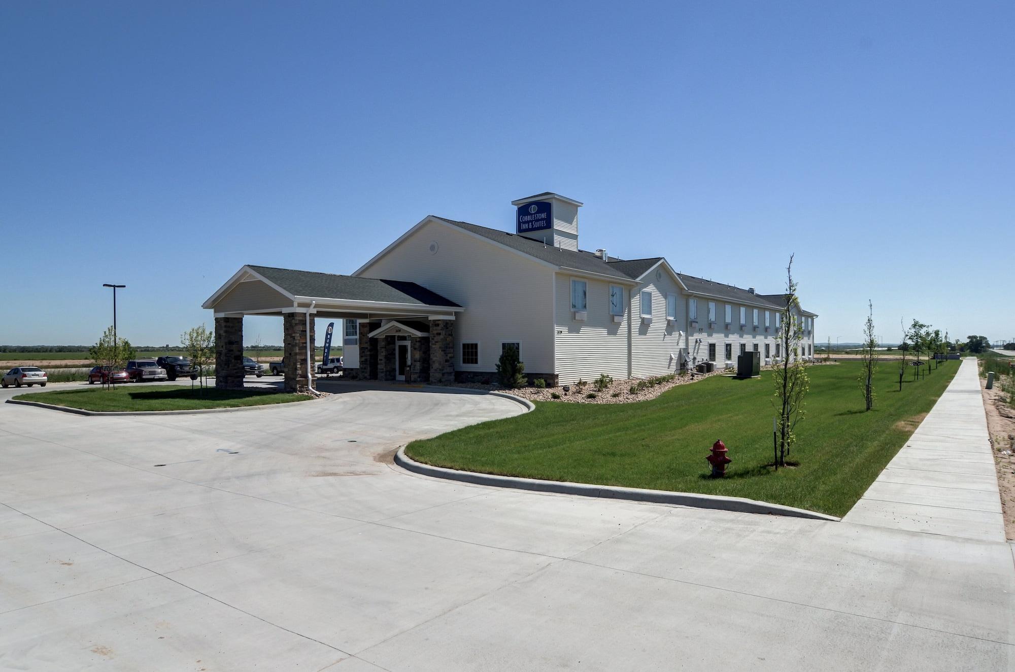 Vista Exterior Cobblestone Inn & Suites - Kersey